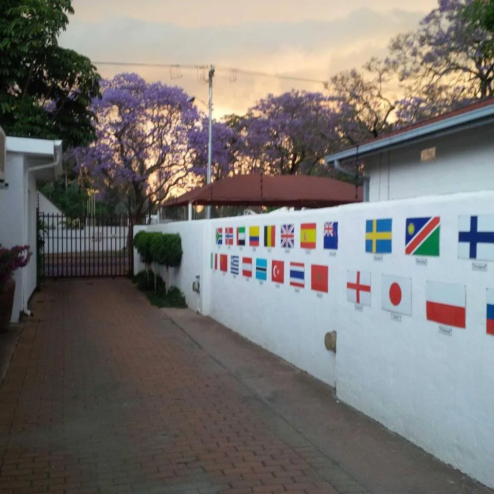 Facade/entrance in 1322 Backpackers International