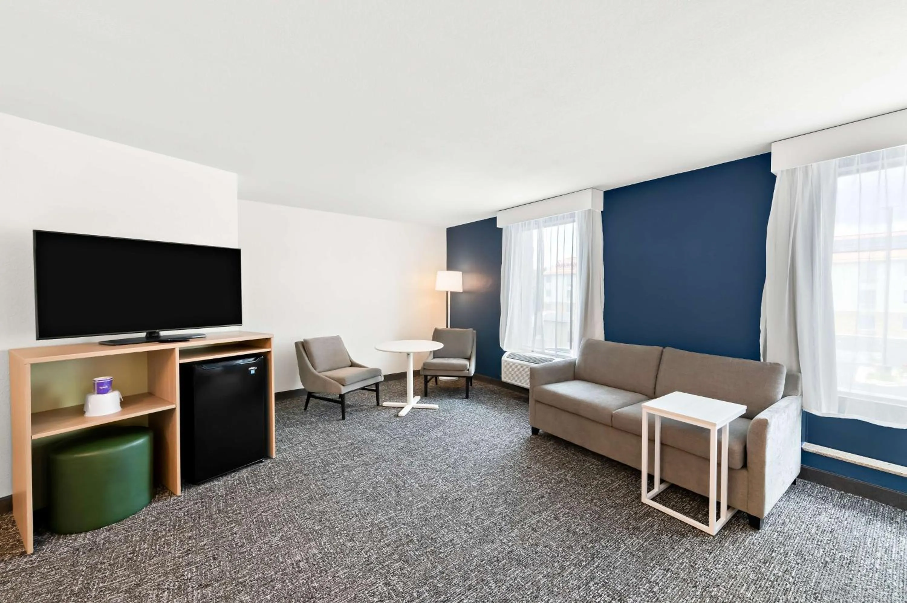 Living room in Barrington Hotel & Suites