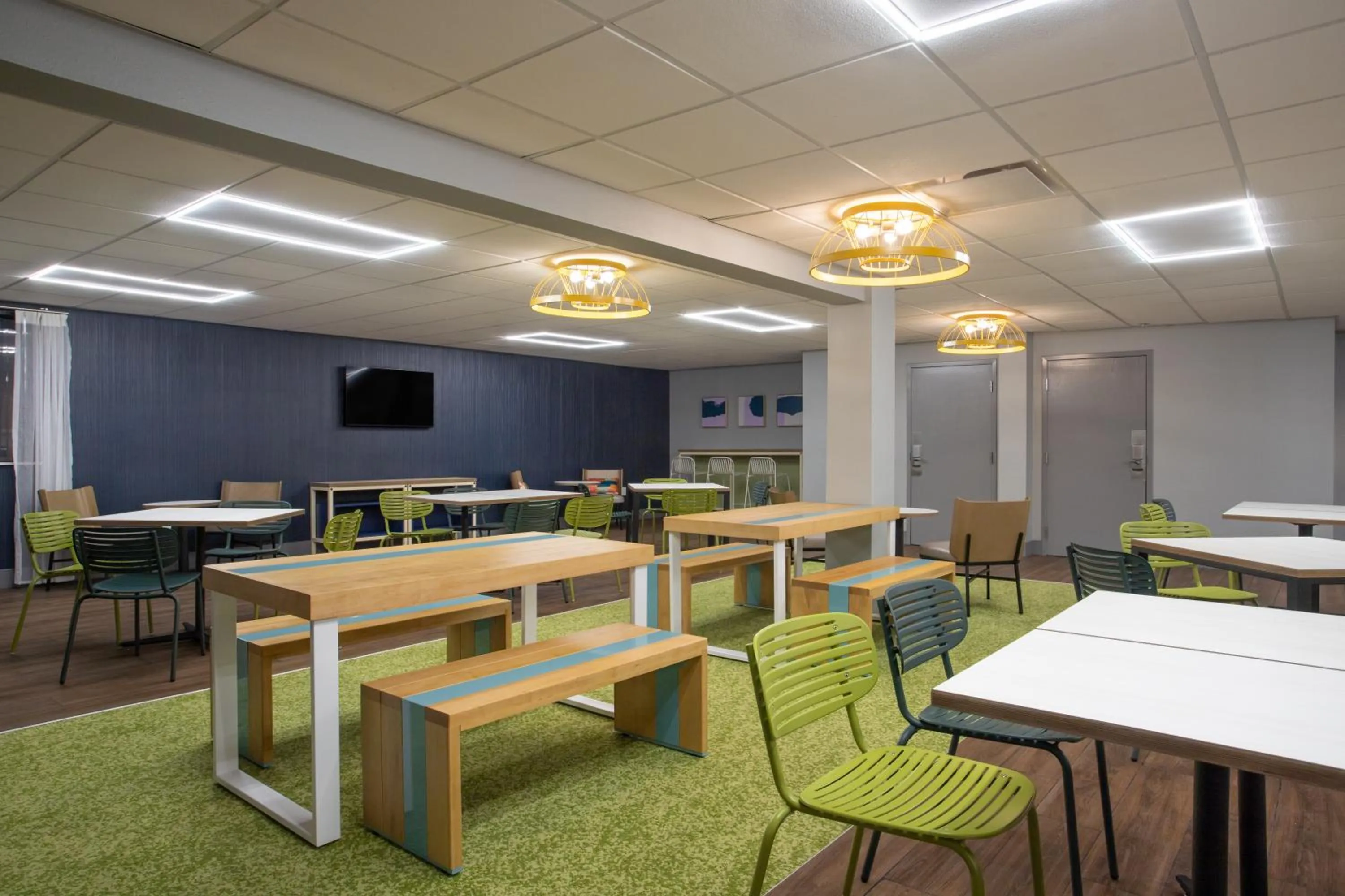 Spark By Hilton Branson Meadows