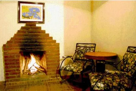 Communal lounge/ TV room in Hotel Chalés Terra Nova