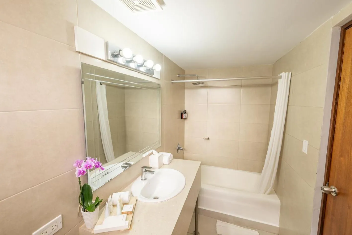 Bathroom in Hotel Faranda Express Soloy and Casino, a member of Radisson Individuals