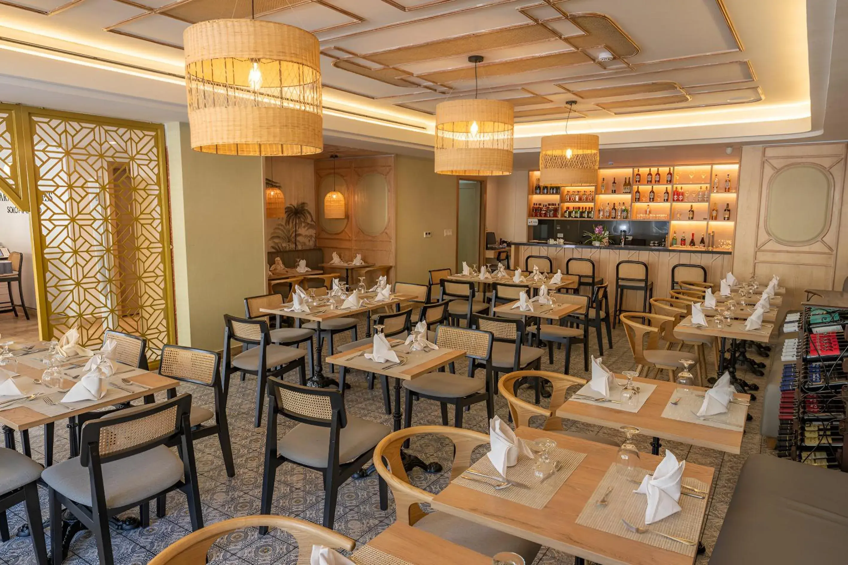 Restaurant/places to eat in Hotel Faranda Express Soloy and Casino, a member of Radisson Individuals Restaurant/places to eat in Hotel Faranda Express Soloy and Casino, a member of Radisson Individuals