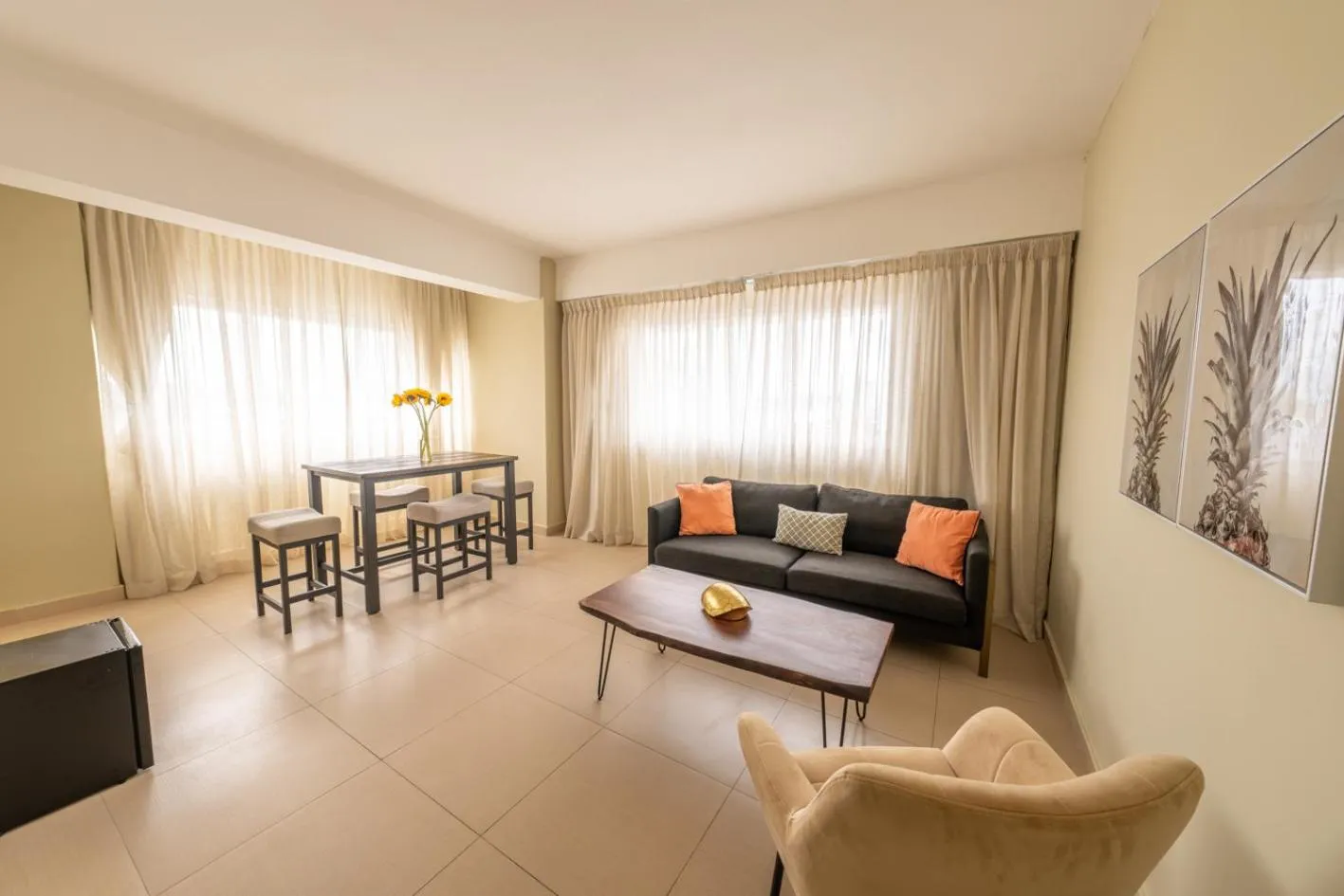 Living room in Hotel Faranda Express Soloy and Casino, a member of Radisson Individuals