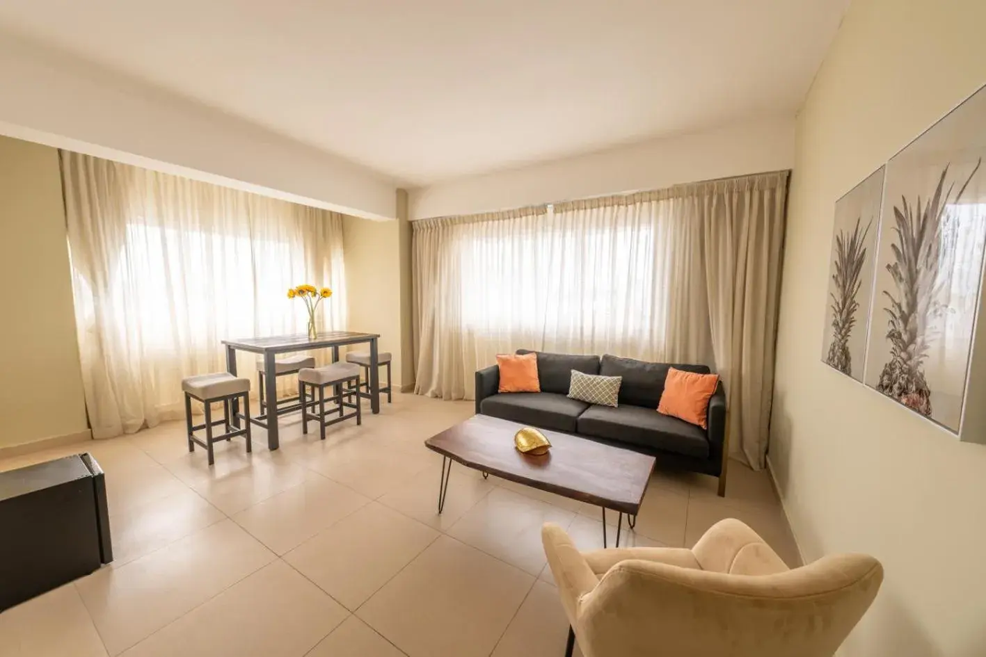 Living room in Hotel Faranda Express Soloy and Casino, a member of Radisson Individuals Living room in Hotel Faranda Express Soloy and Casino, a member of Radisson Individuals