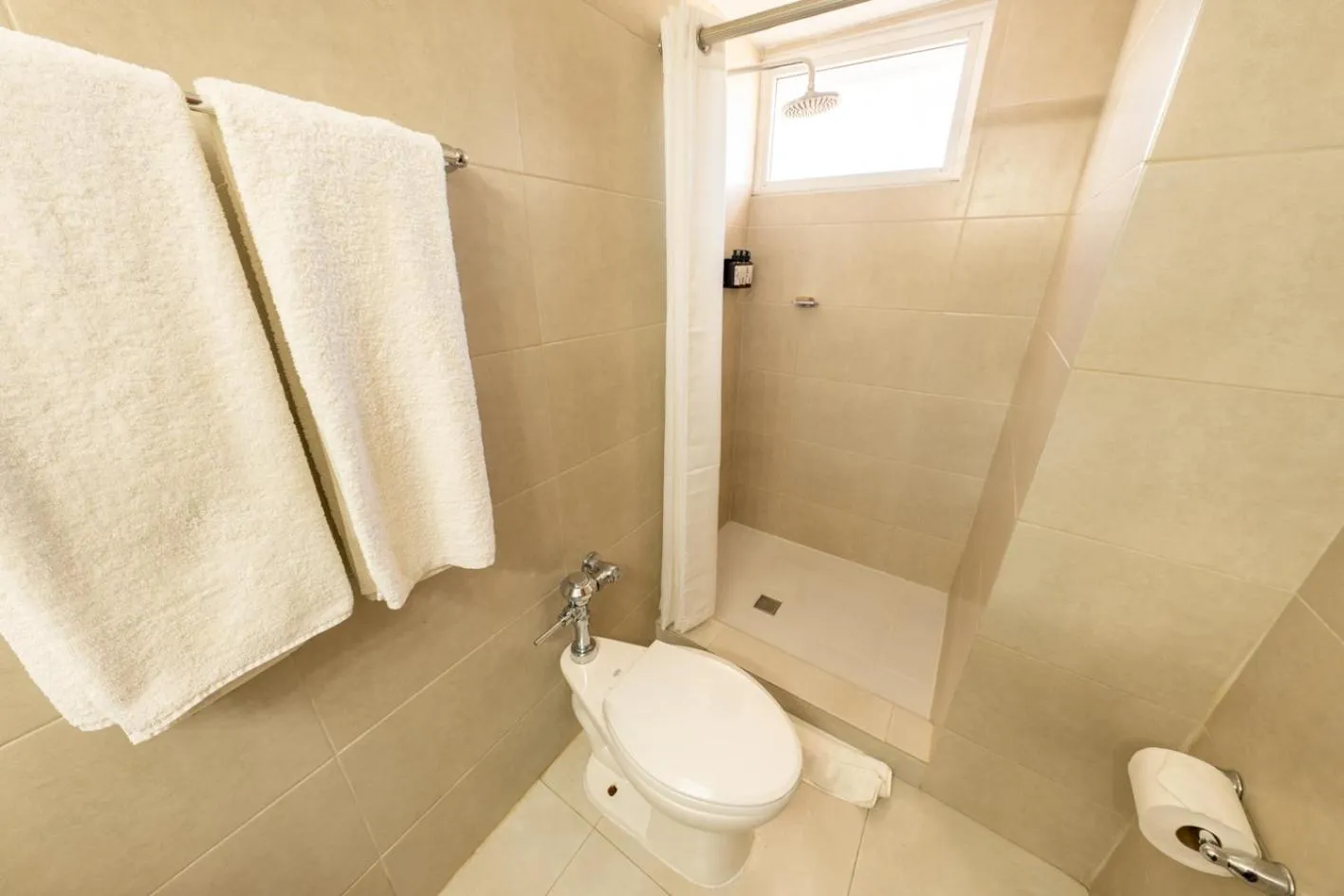 Toilet in Hotel Faranda Express Soloy and Casino, a member of Radisson Individuals