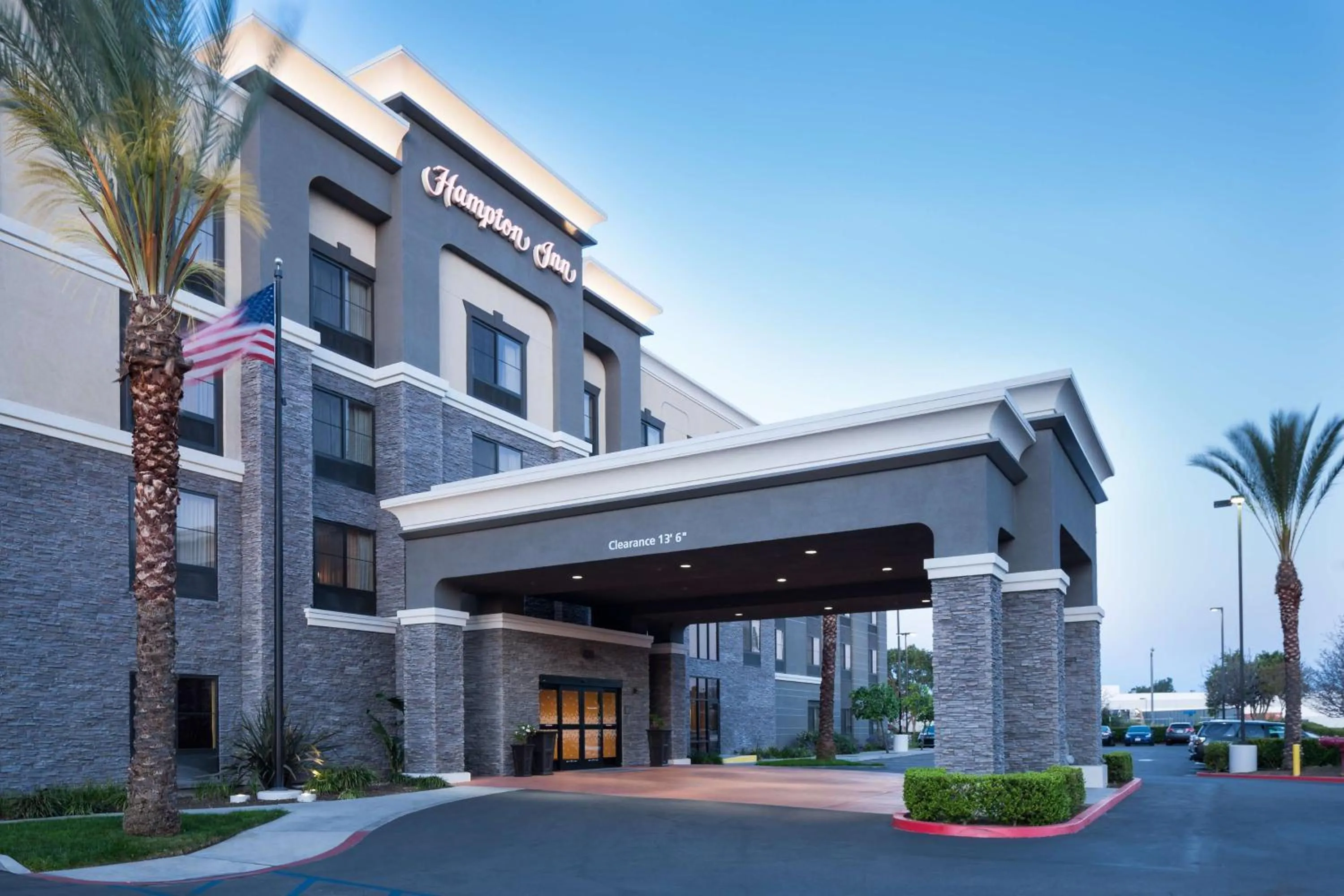 Property building in Hampton Inn Los Angeles Orange County Cypress