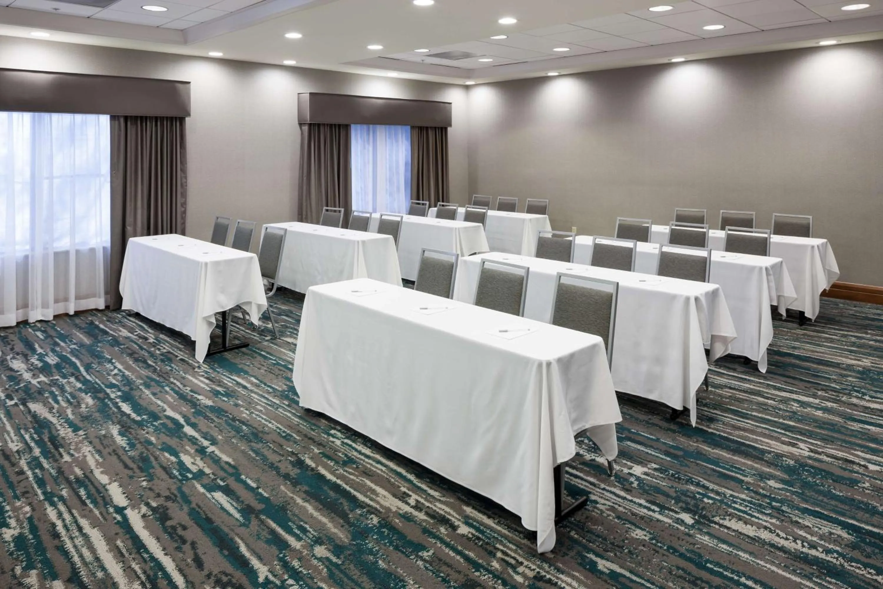Meeting/conference room in Hampton Inn Los Angeles Orange County Cypress