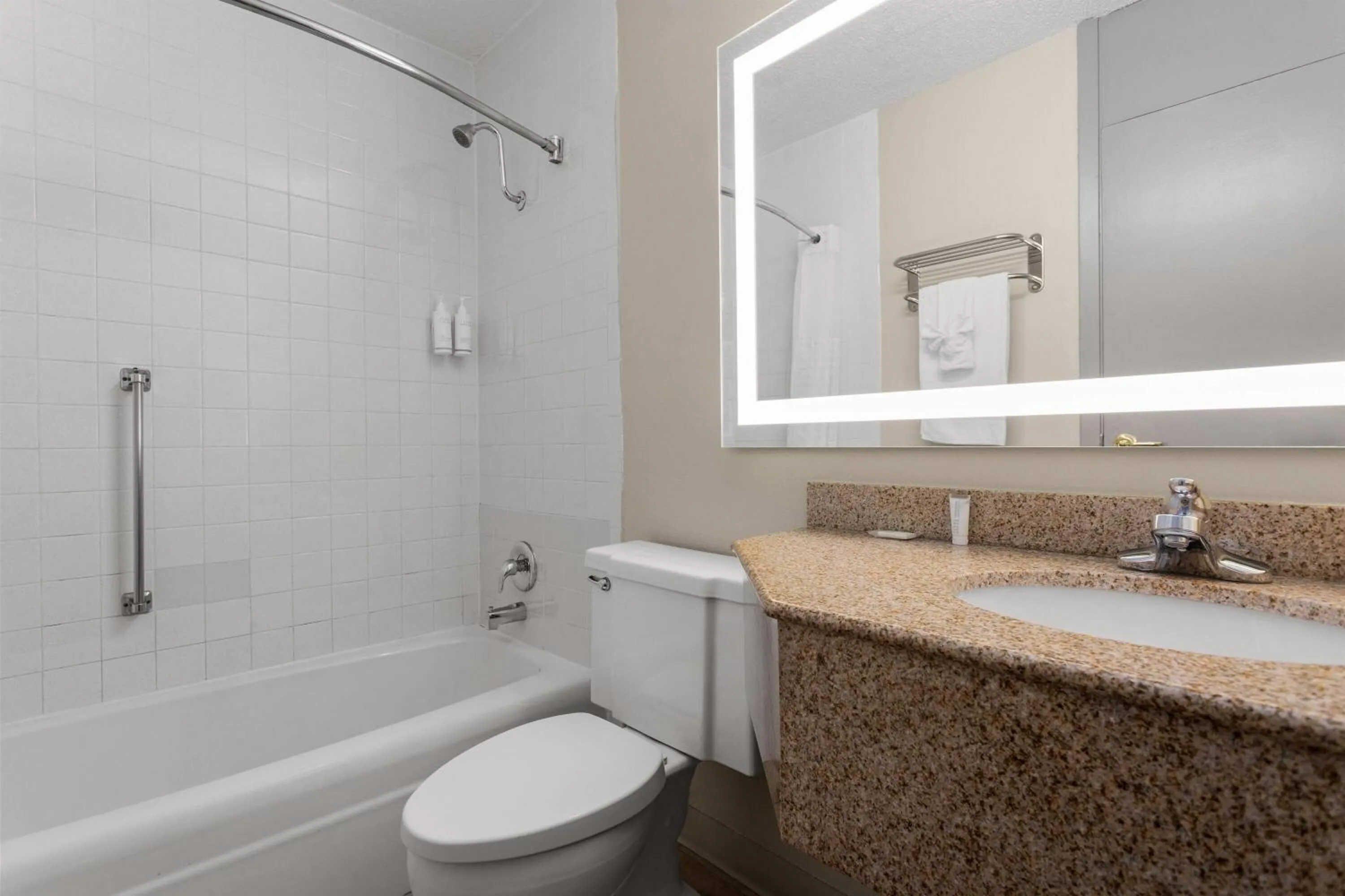 Bathroom in Days Inn and Suites by Wyndham Hammond, IN