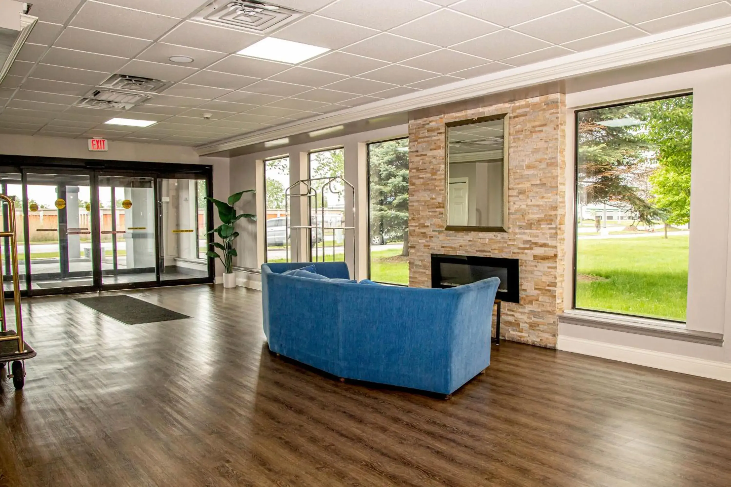 Lobby or reception in Days Inn and Suites by Wyndham Hammond, IN Lobby or reception in Days Inn and Suites by Wyndham Hammond, IN