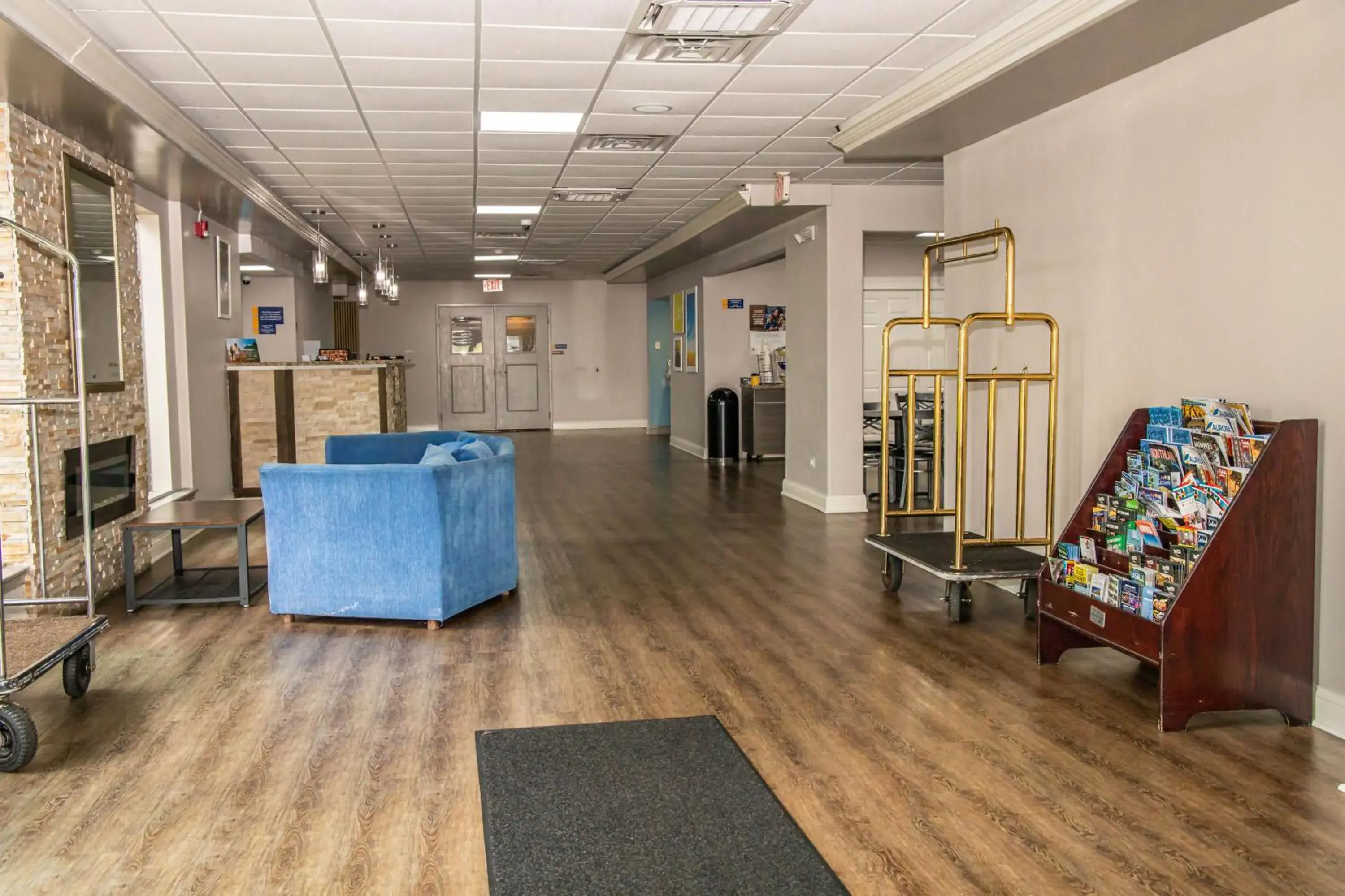 Lobby or reception in Days Inn and Suites by Wyndham Hammond, IN Lobby or reception in Days Inn and Suites by Wyndham Hammond, IN