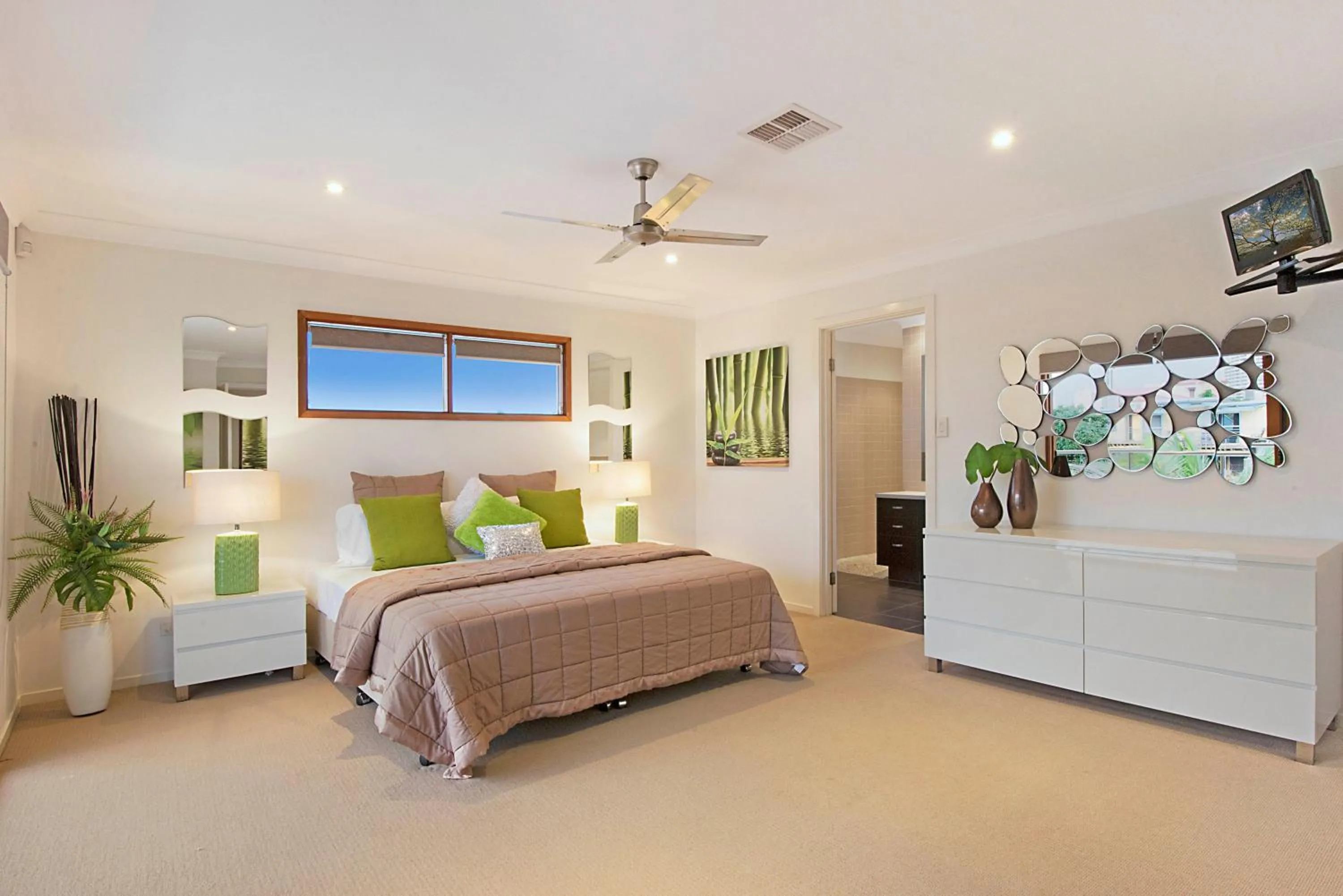 Bed in Flamingo Key