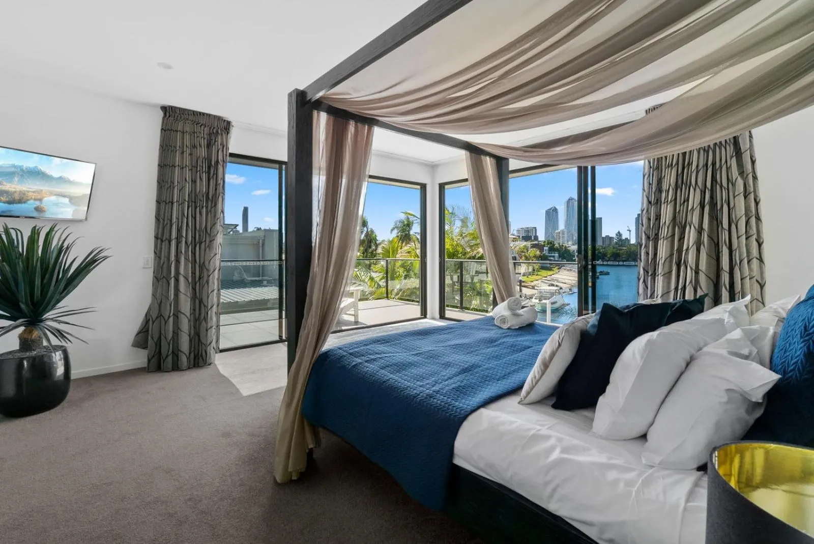 Bed in Sublime @ Broadbeach