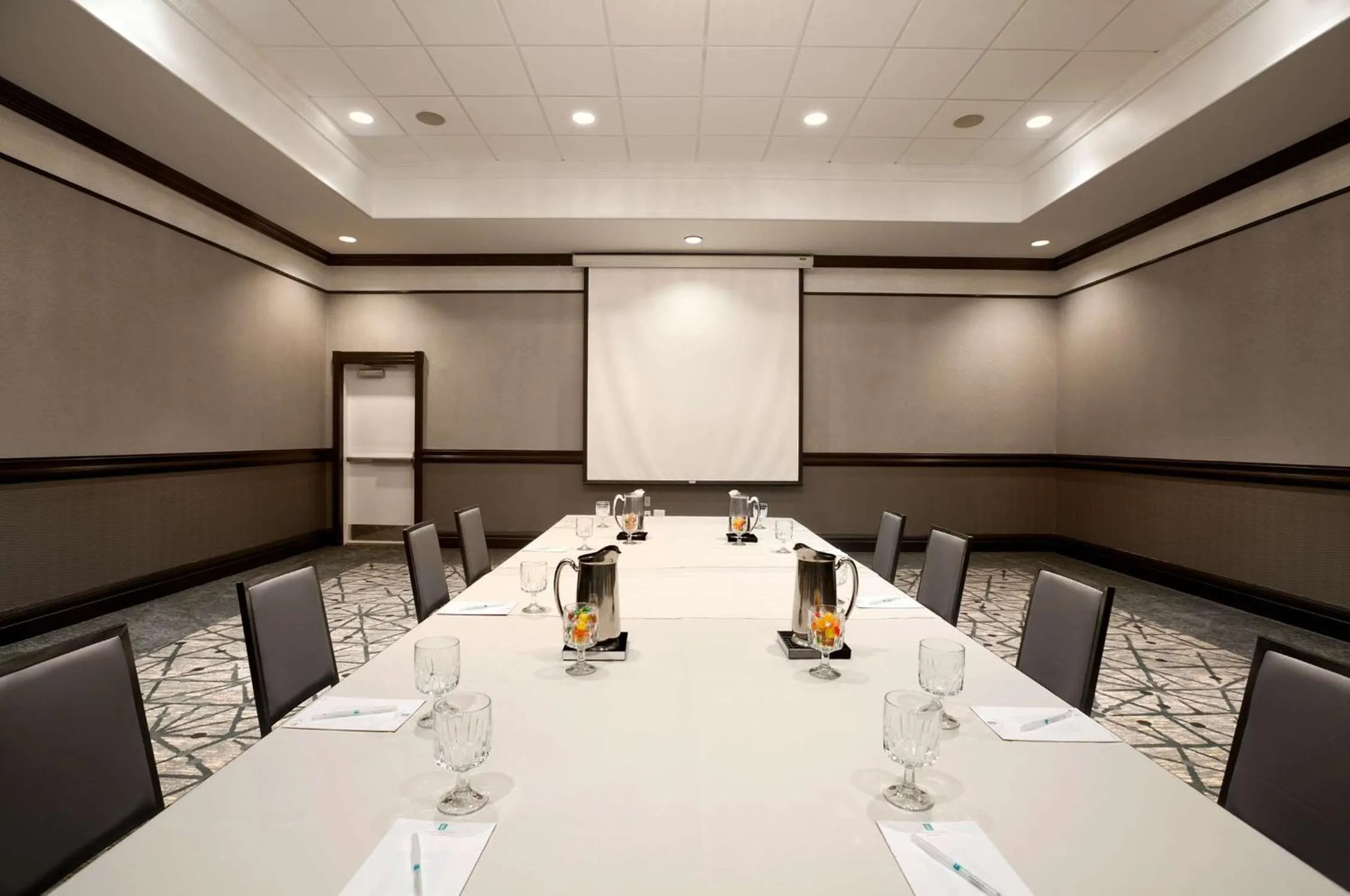 Meeting/conference room in Embassy Suites San Francisco Airport Waterfront