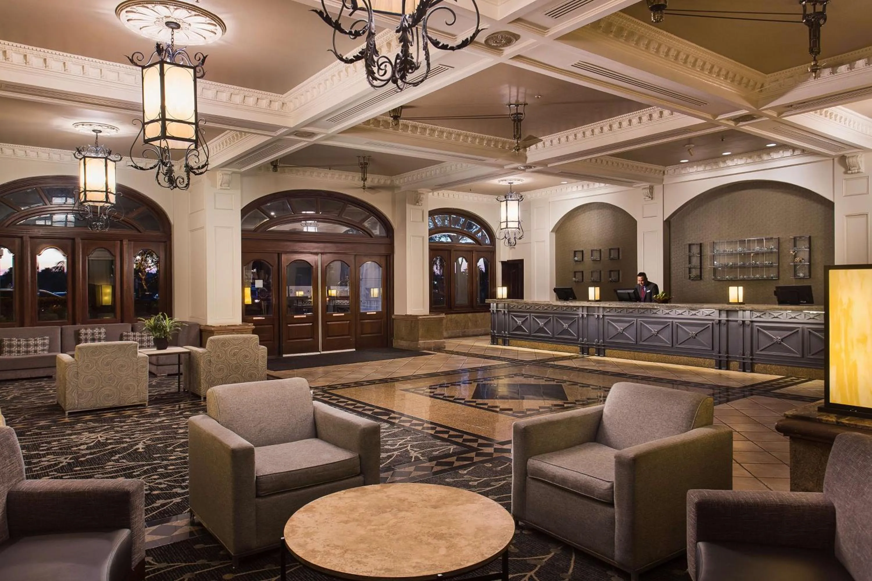 Lobby or reception in Embassy Suites San Francisco Airport Waterfront