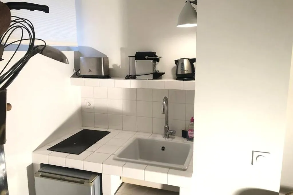 Denis & Virginie - château à pied - parking gratuit