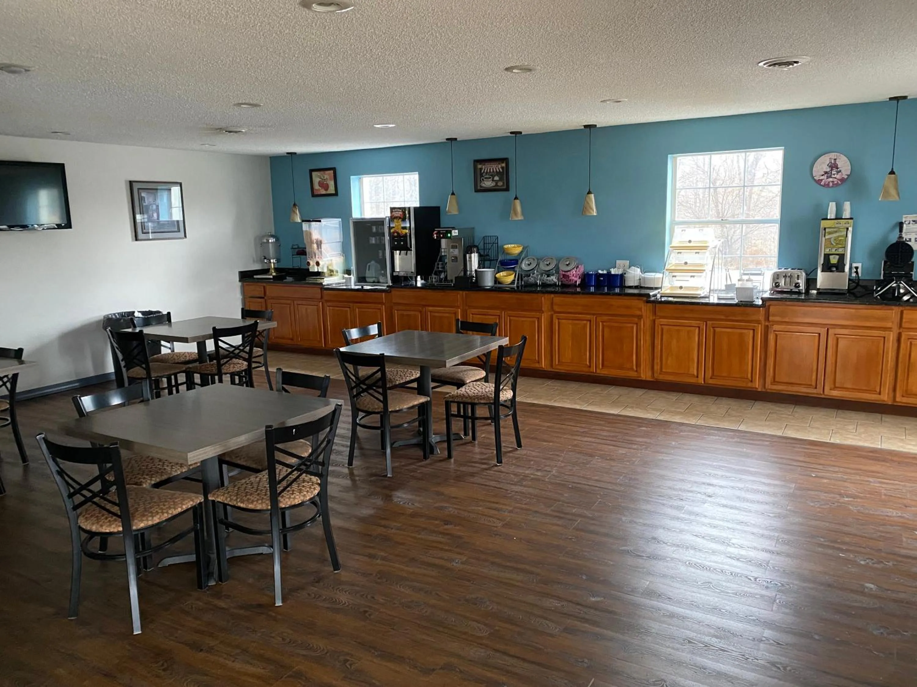 Breakfast in Days Inn by Wyndham Perryville MO