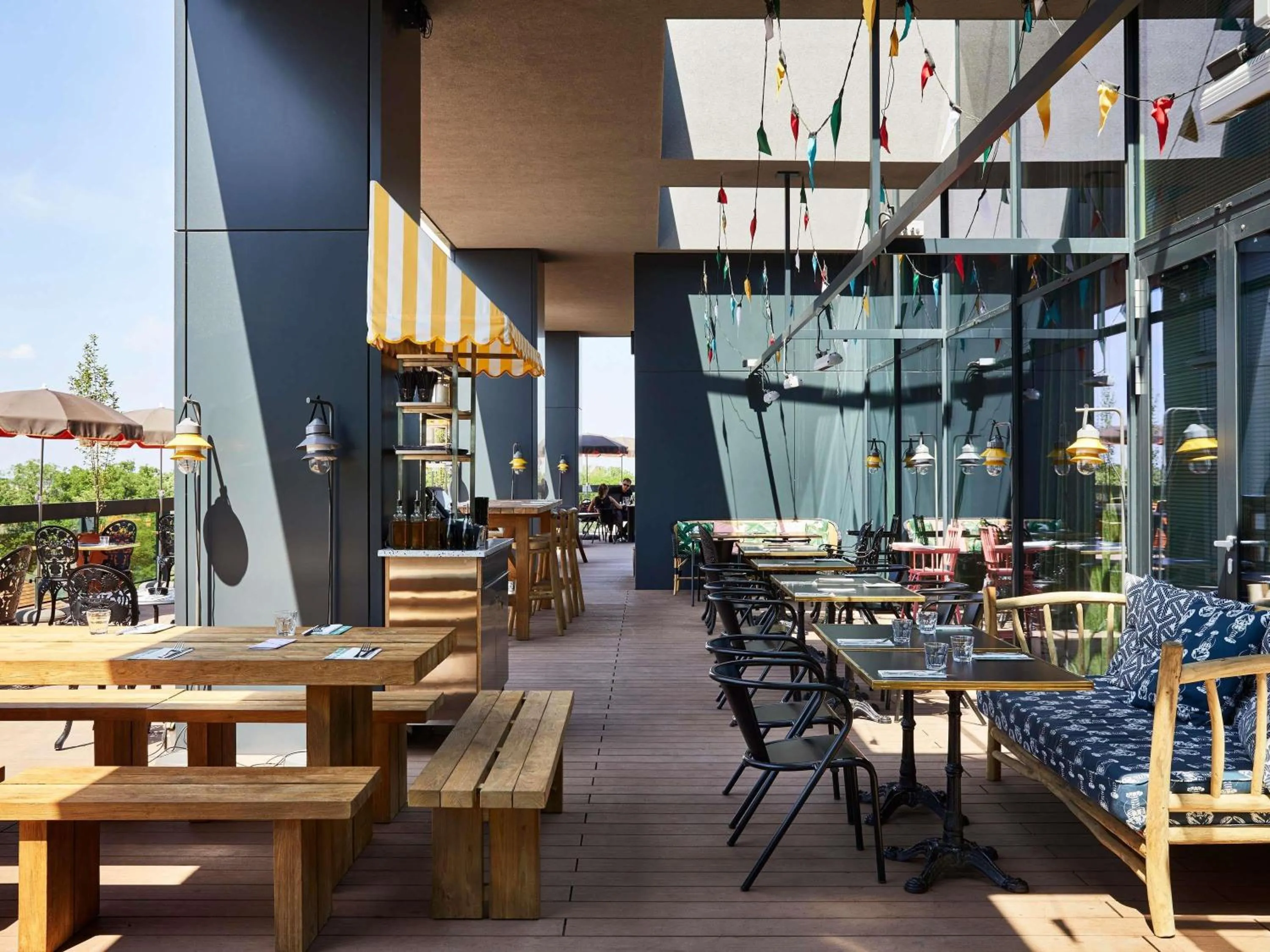 Lounge or bar in Mama Shelter Belgrade