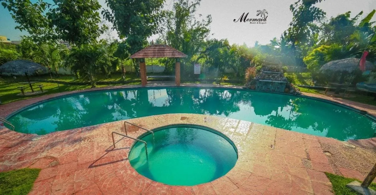 Swimming pool in Mermaid Resorts & Banquets