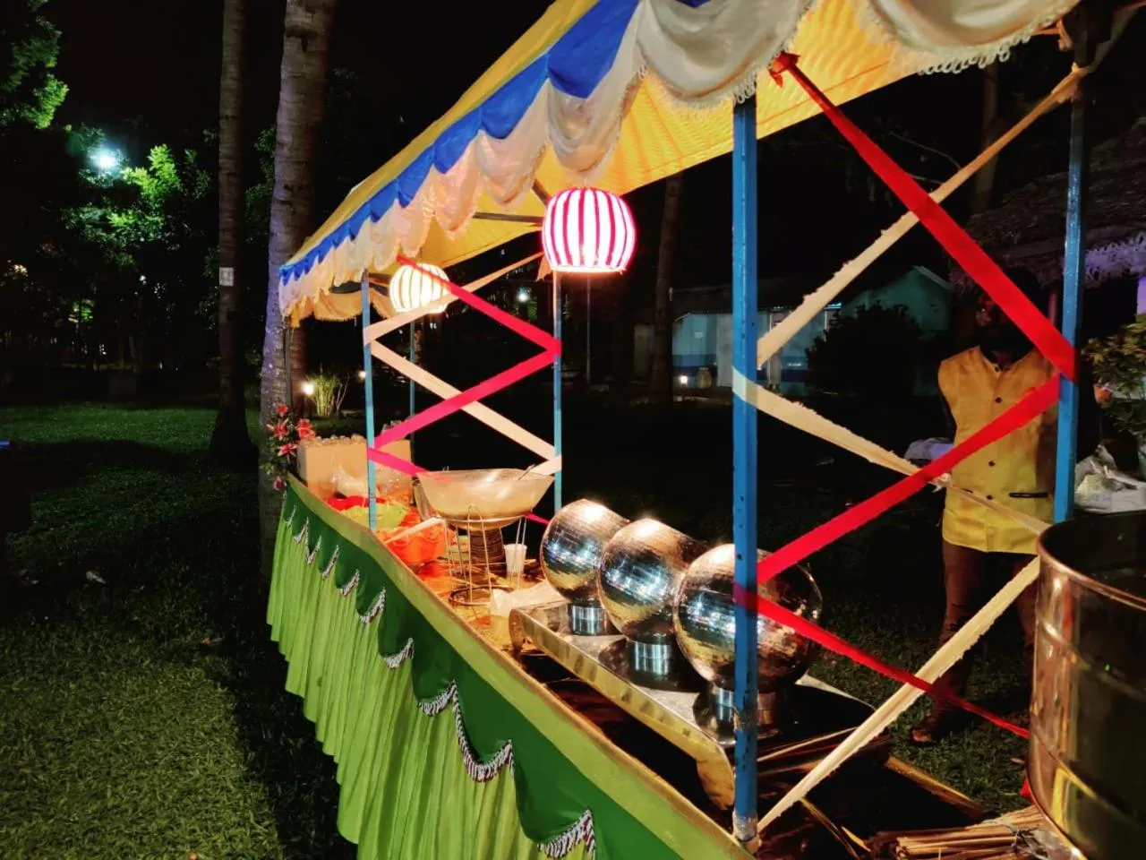 Food in Mermaid Resorts & Banquets