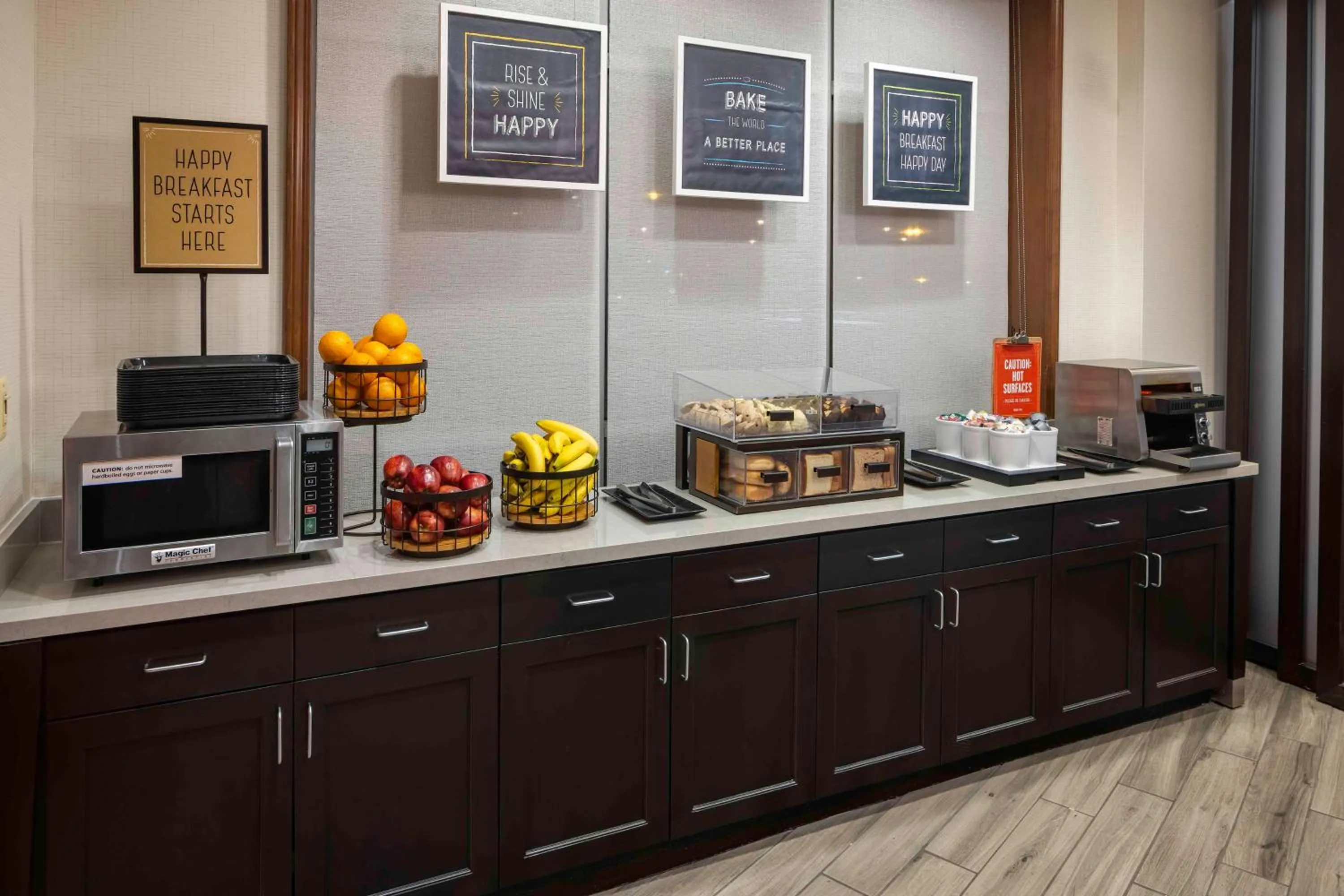 Buffet breakfast in Hampton Inn Washington DC - Convention Center