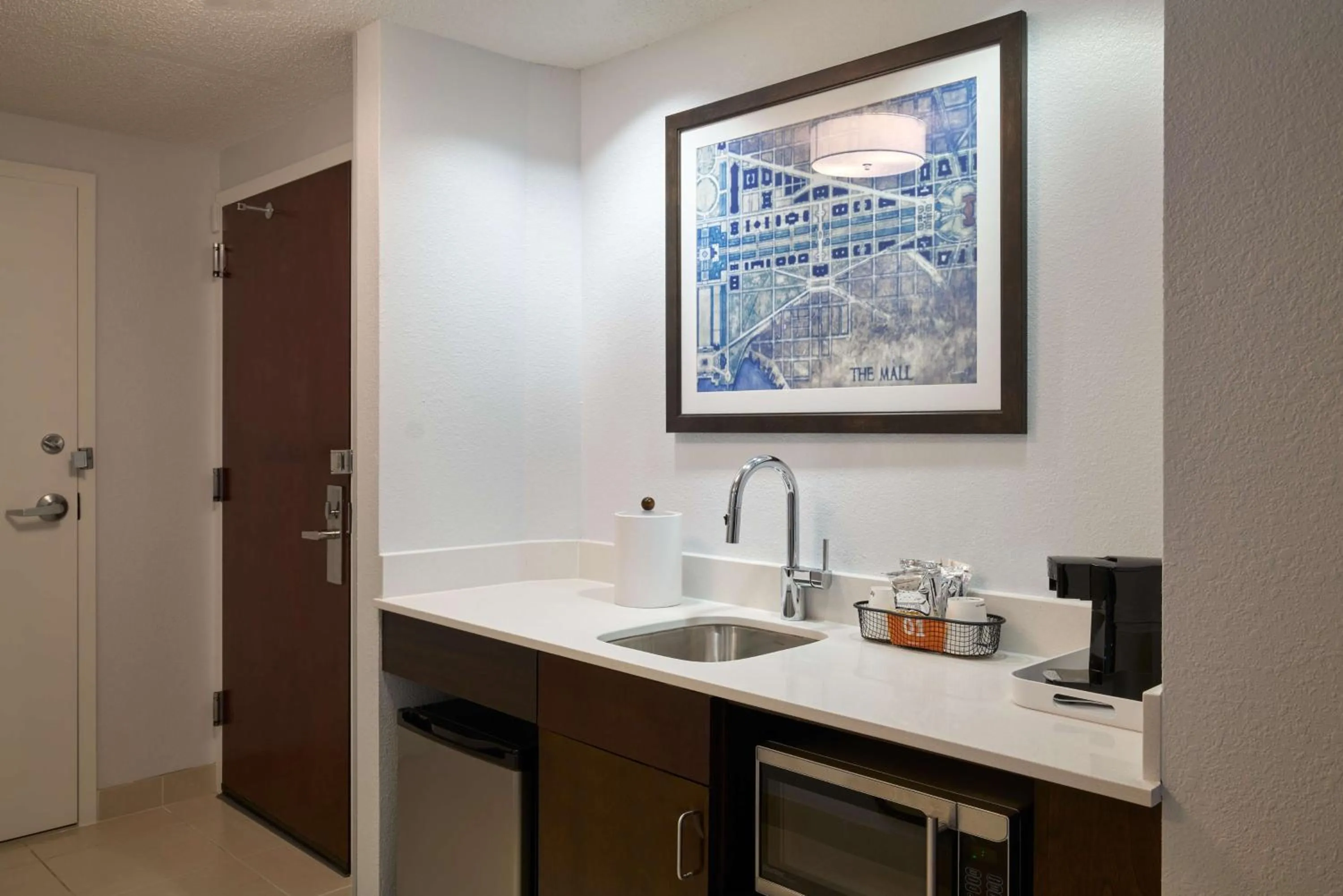 Photo of the whole room in Hampton Inn Washington DC - Convention Center