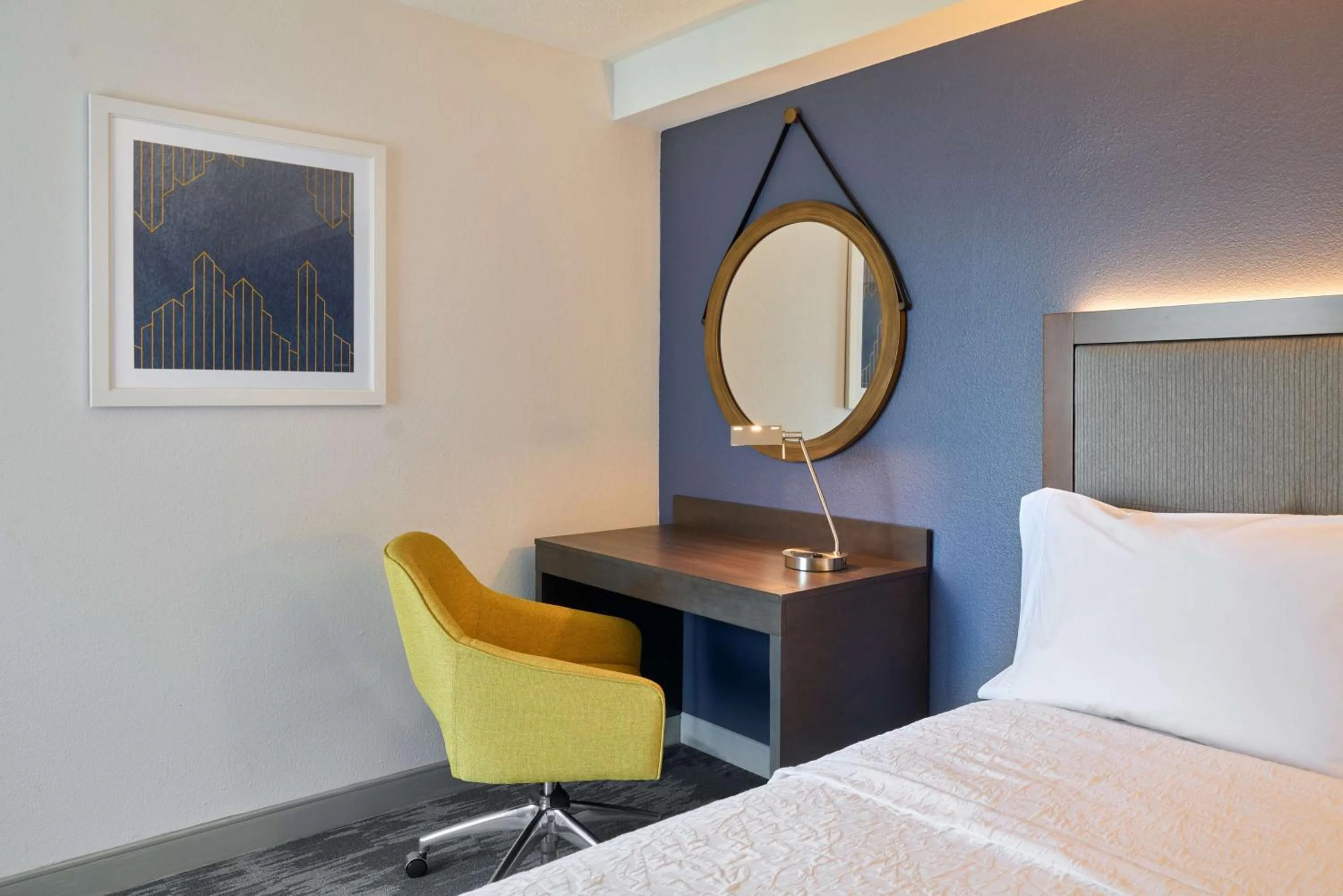 Bedroom, Bed in Hampton Inn Washington DC - Convention Center