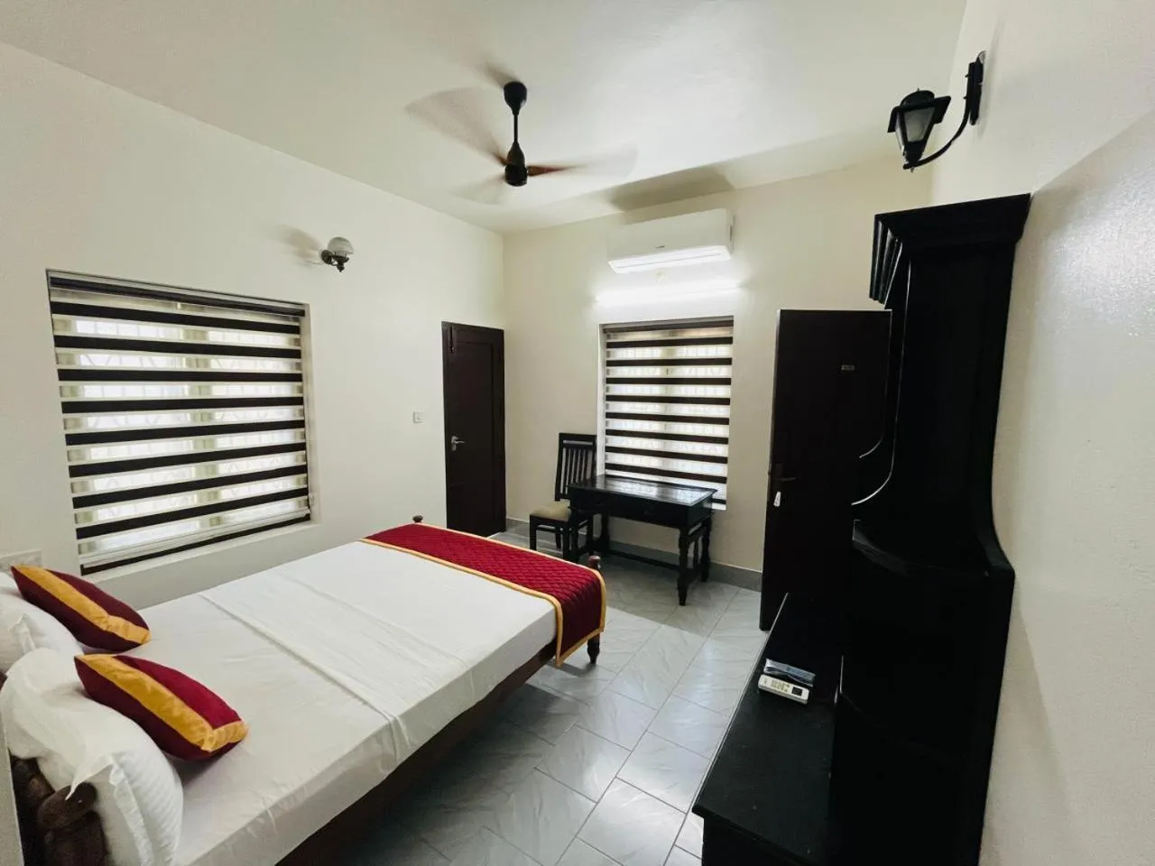 Bed in Ideal Ayurvedic Resort Kovalam