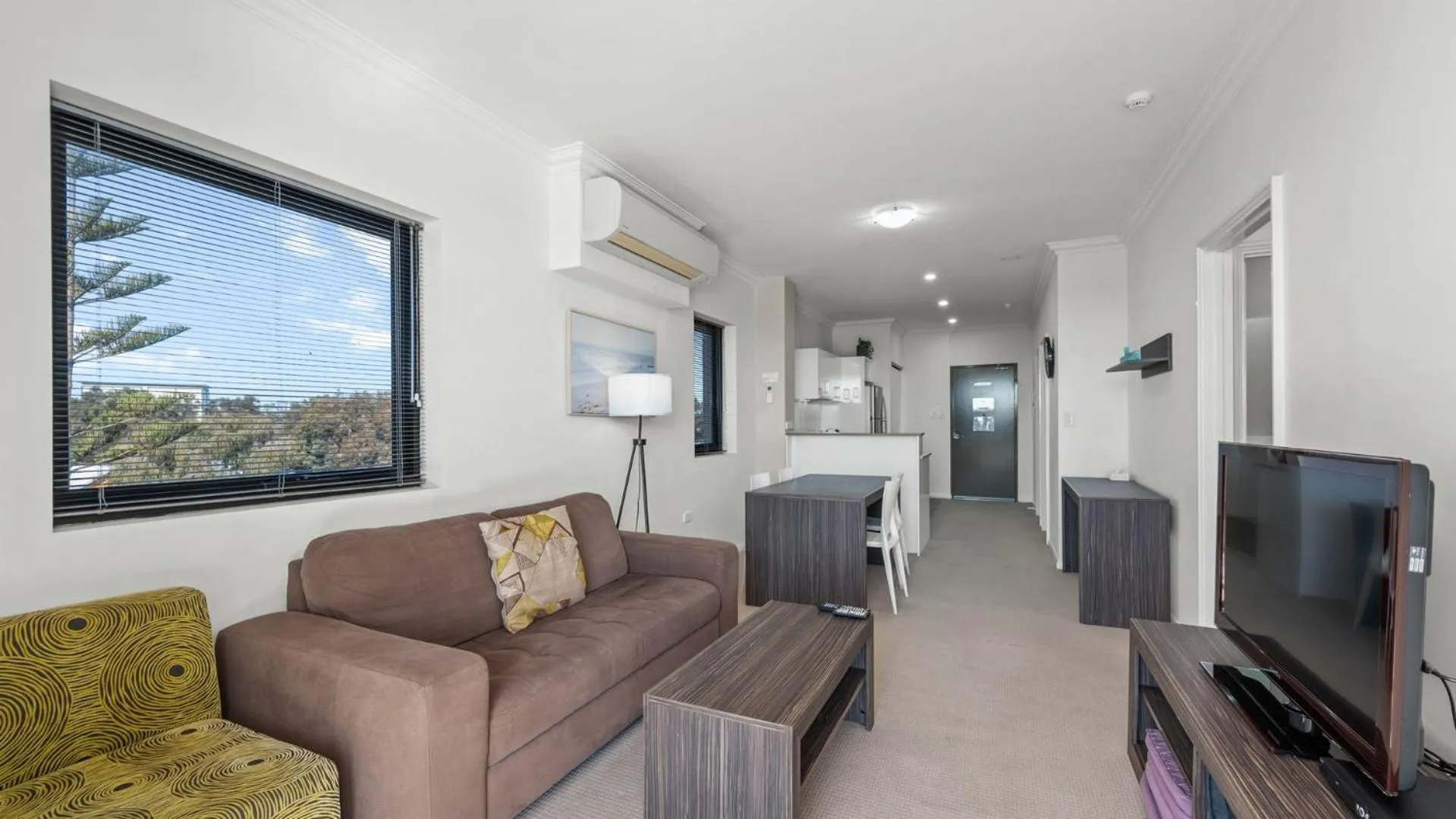 TV and multimedia in Dolphin Quay Apartments