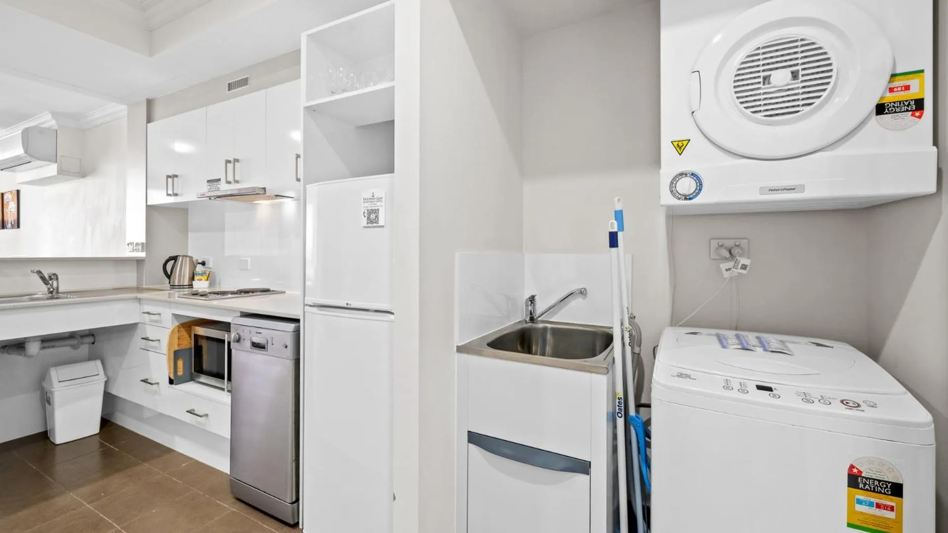 Kitchen or kitchenette in Dolphin Quay Apartments