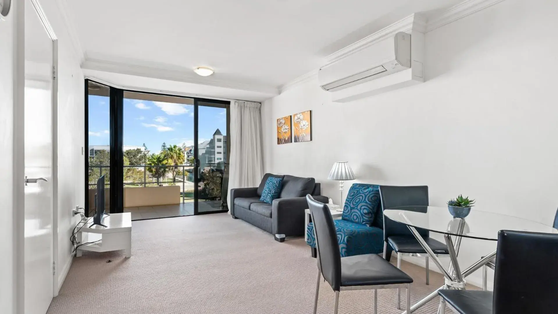 Studio Apartment in Dolphin Quay Apartments Studio Apartment in Dolphin Quay Apartments