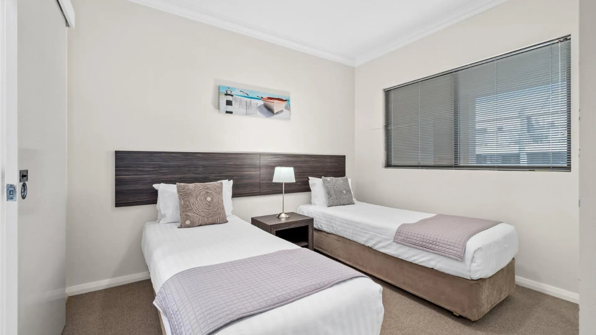 Bedroom, Bed in Dolphin Quay Apartments