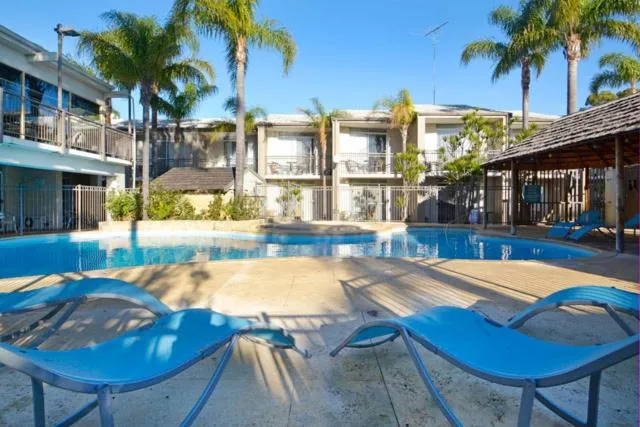 Day in Mandurah Motel and Apartments