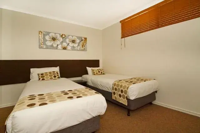 Bed in Mandurah Motel and Apartments Bed in Mandurah Motel and Apartments