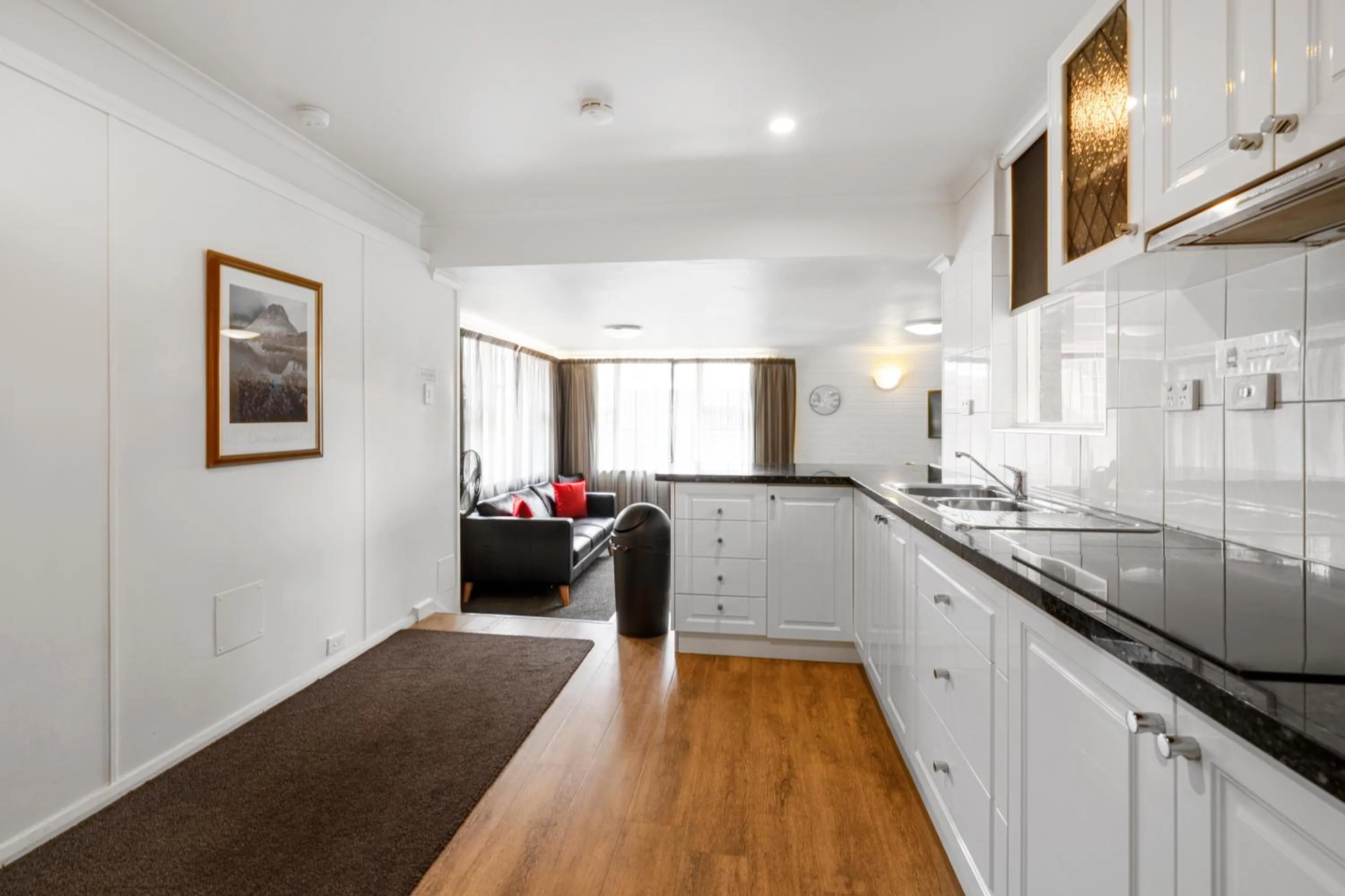 Kitchen or kitchenette in Graham Apartments
