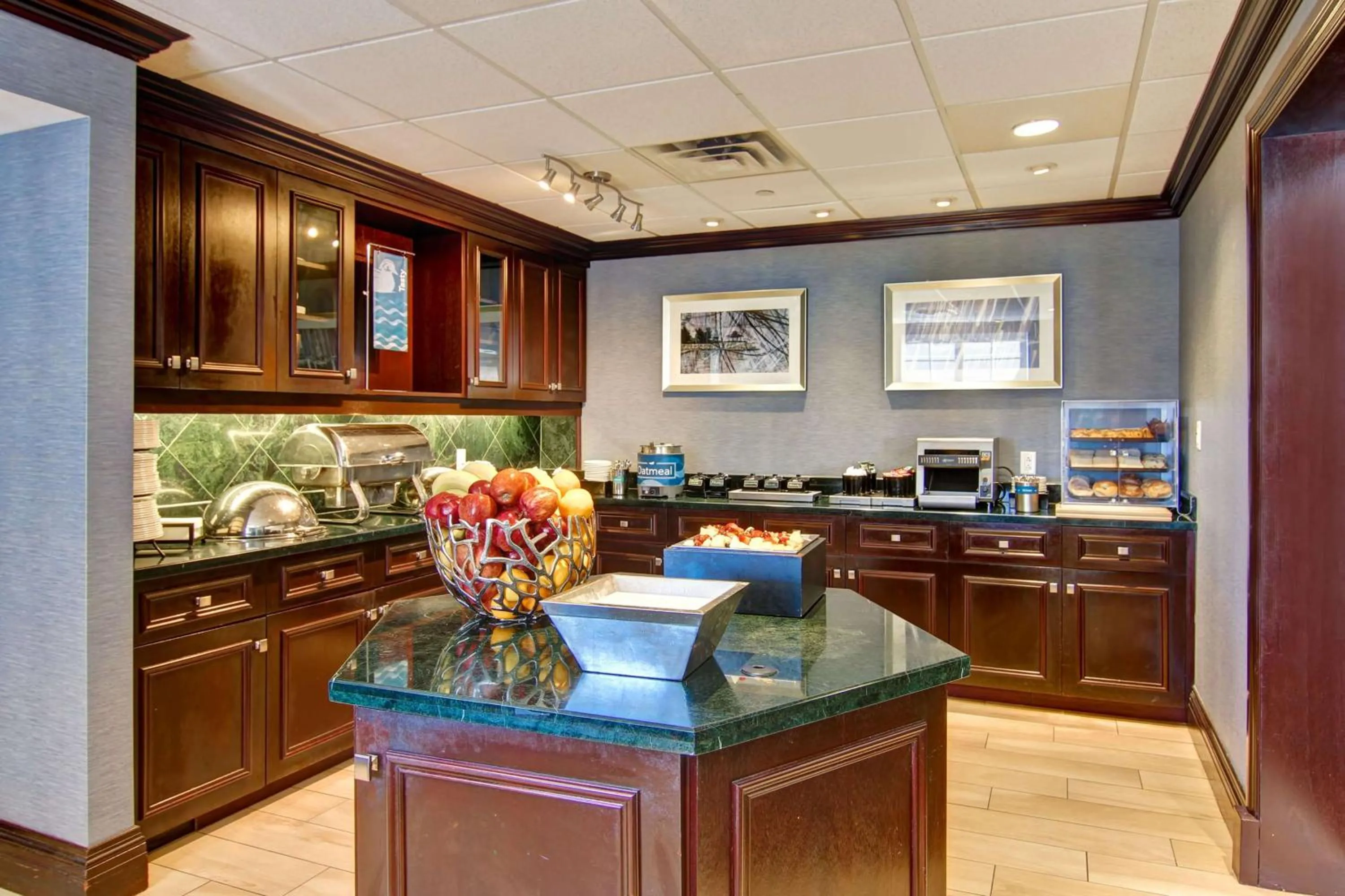 Restaurant/places to eat in Homewood Suites by Hilton Toronto Mississauga