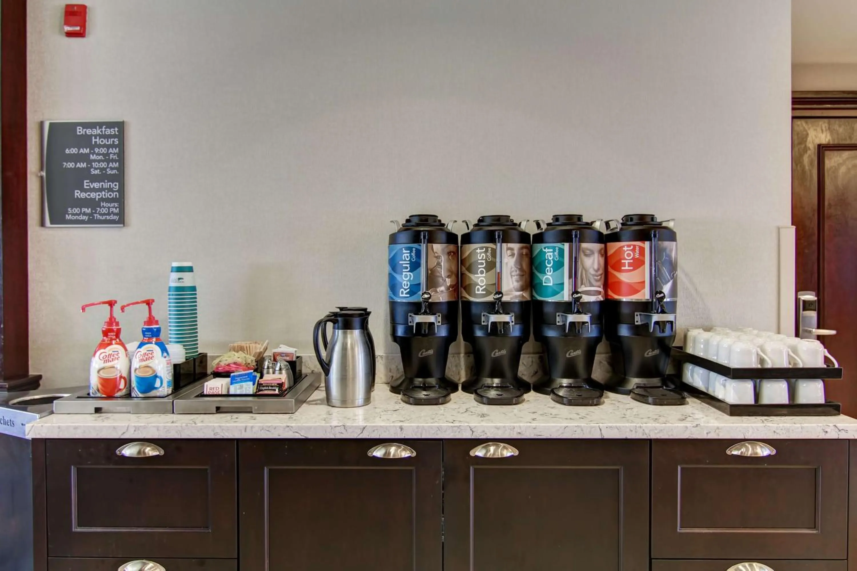 Dining area in Homewood Suites by Hilton Toronto Mississauga