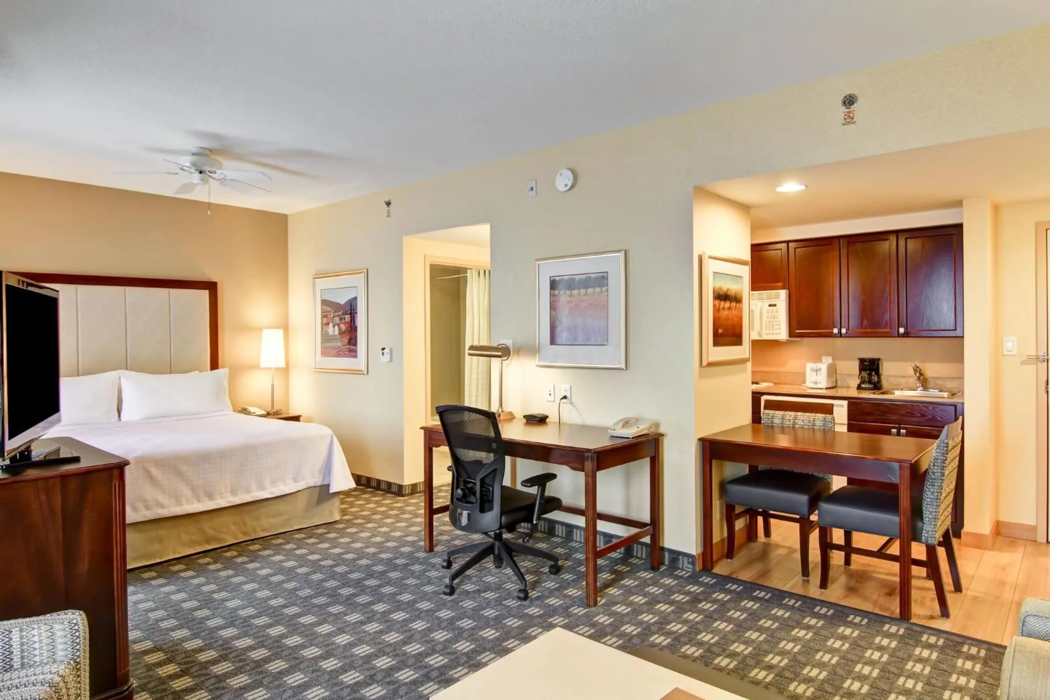 Bedroom, Bed in Homewood Suites by Hilton Toronto Mississauga