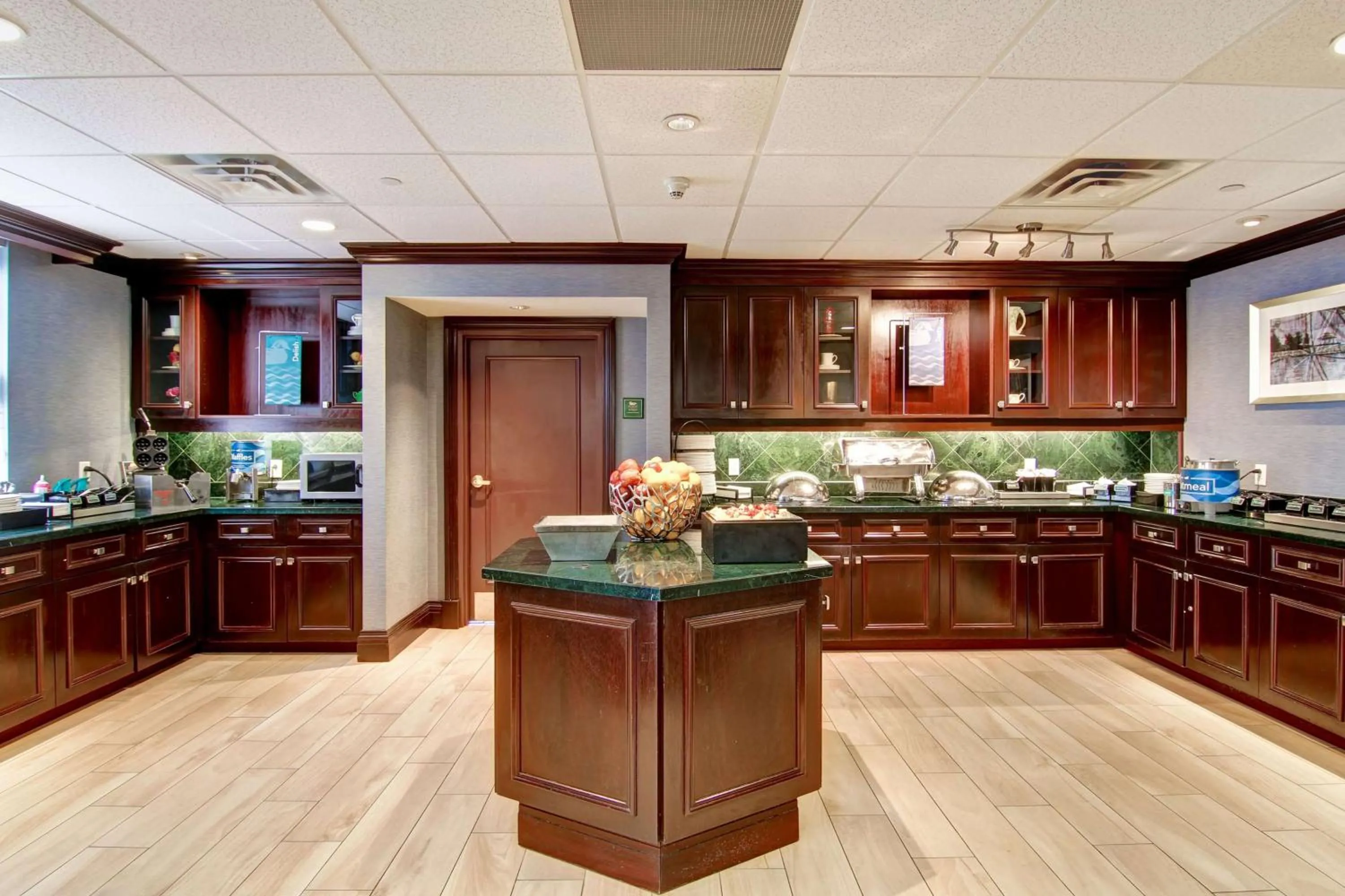 Restaurant/places to eat in Homewood Suites by Hilton Toronto Mississauga