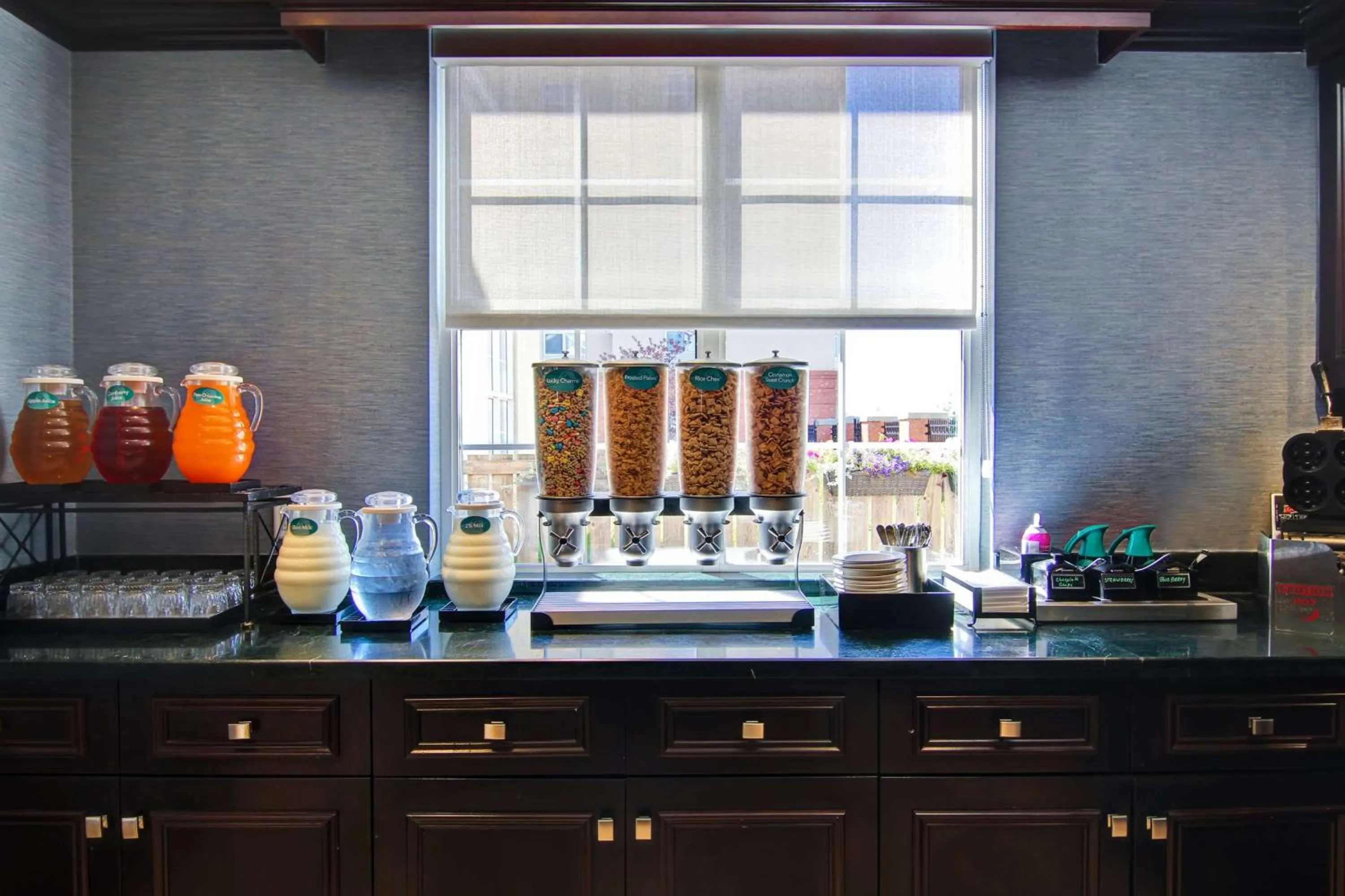 Restaurant/places to eat in Homewood Suites by Hilton Toronto Mississauga