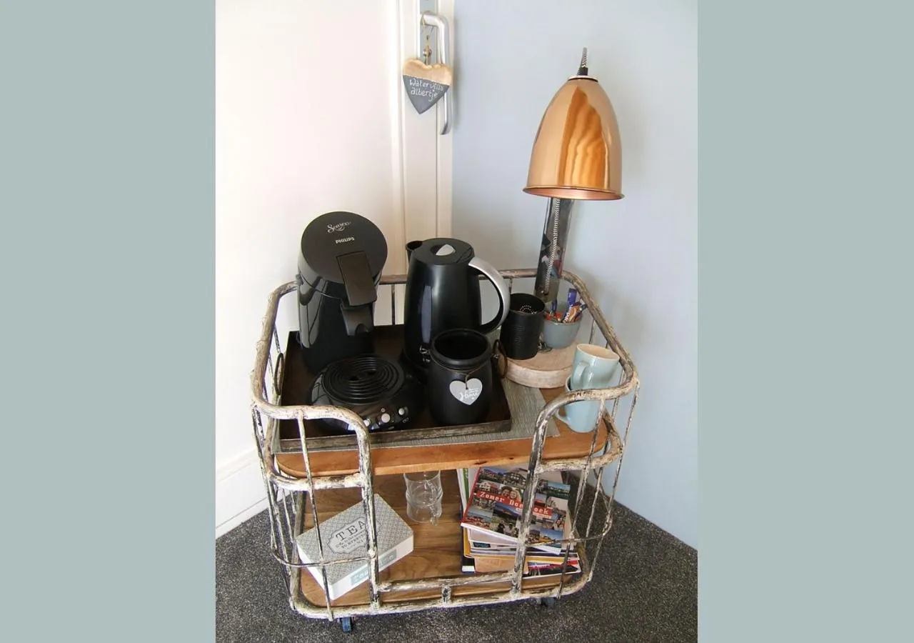 Decorative detail in watervilla-albertje