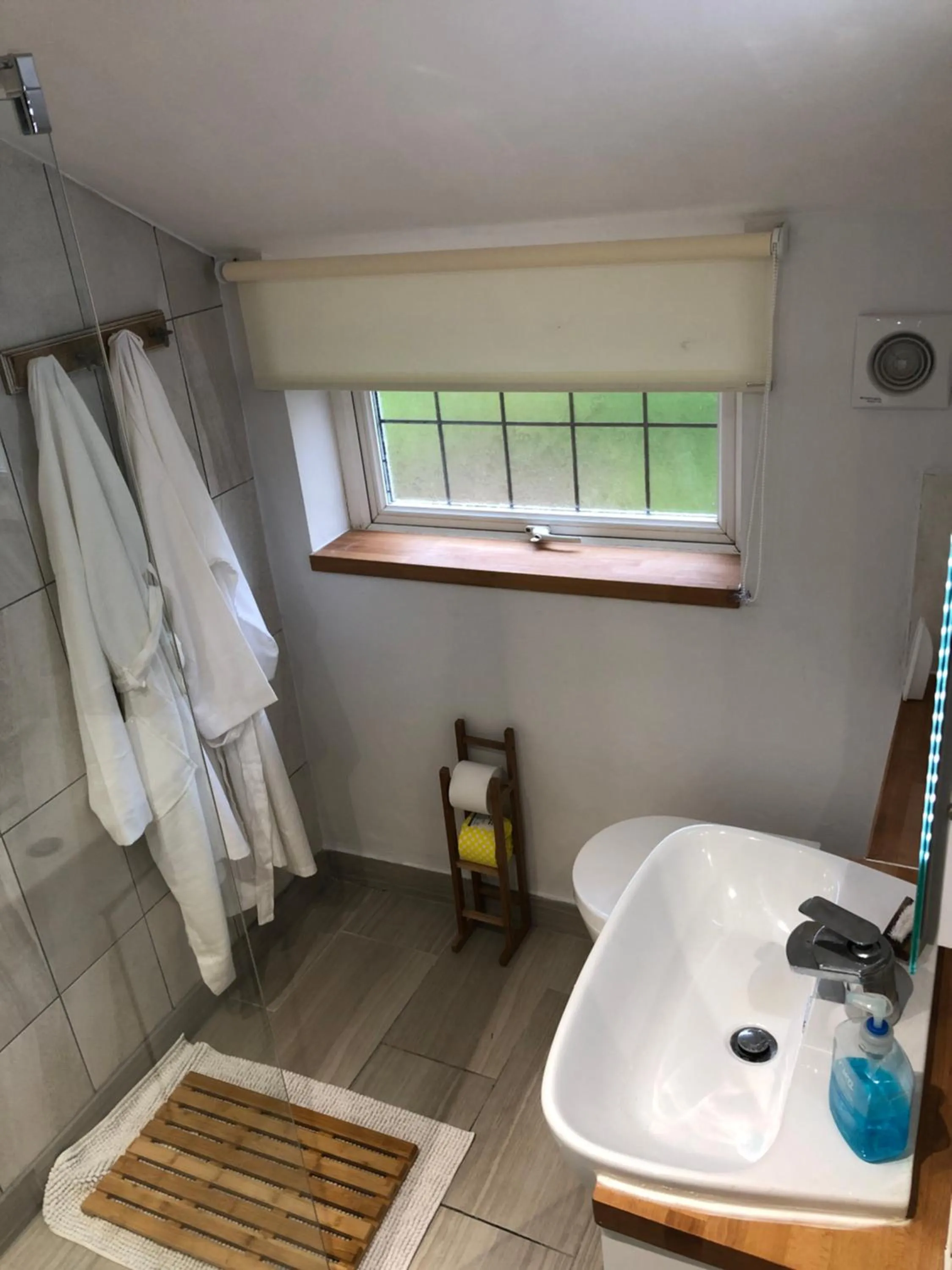 Shower in Priory Cottage Bodmin