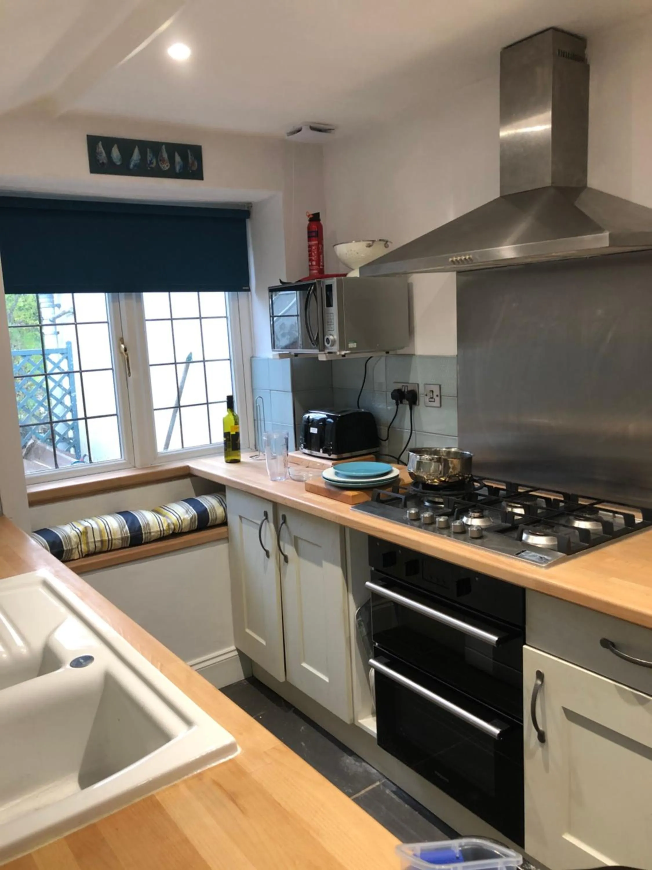 Kitchen or kitchenette in Priory Cottage Bodmin