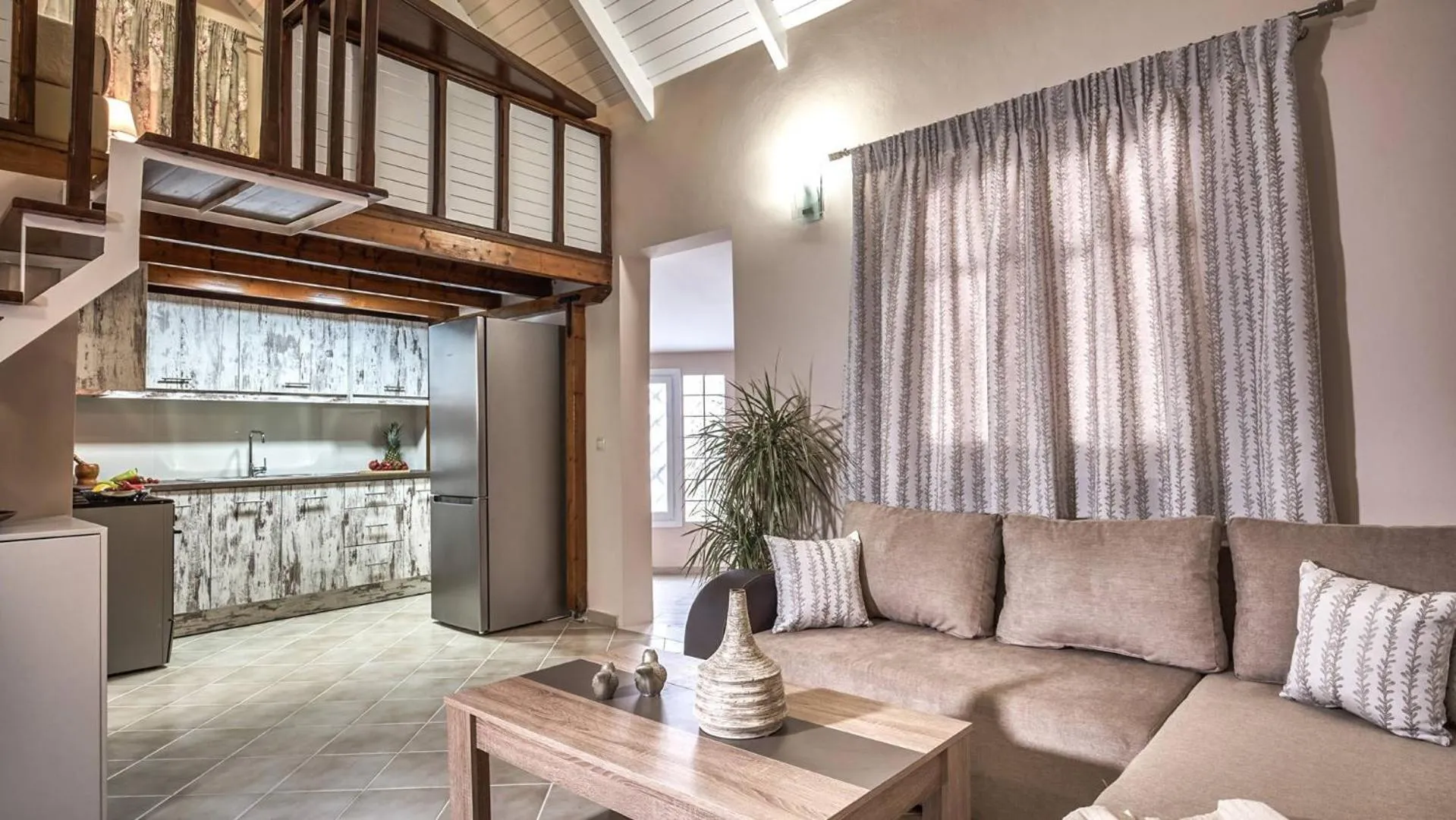 Kitchen or kitchenette in Coral Villa