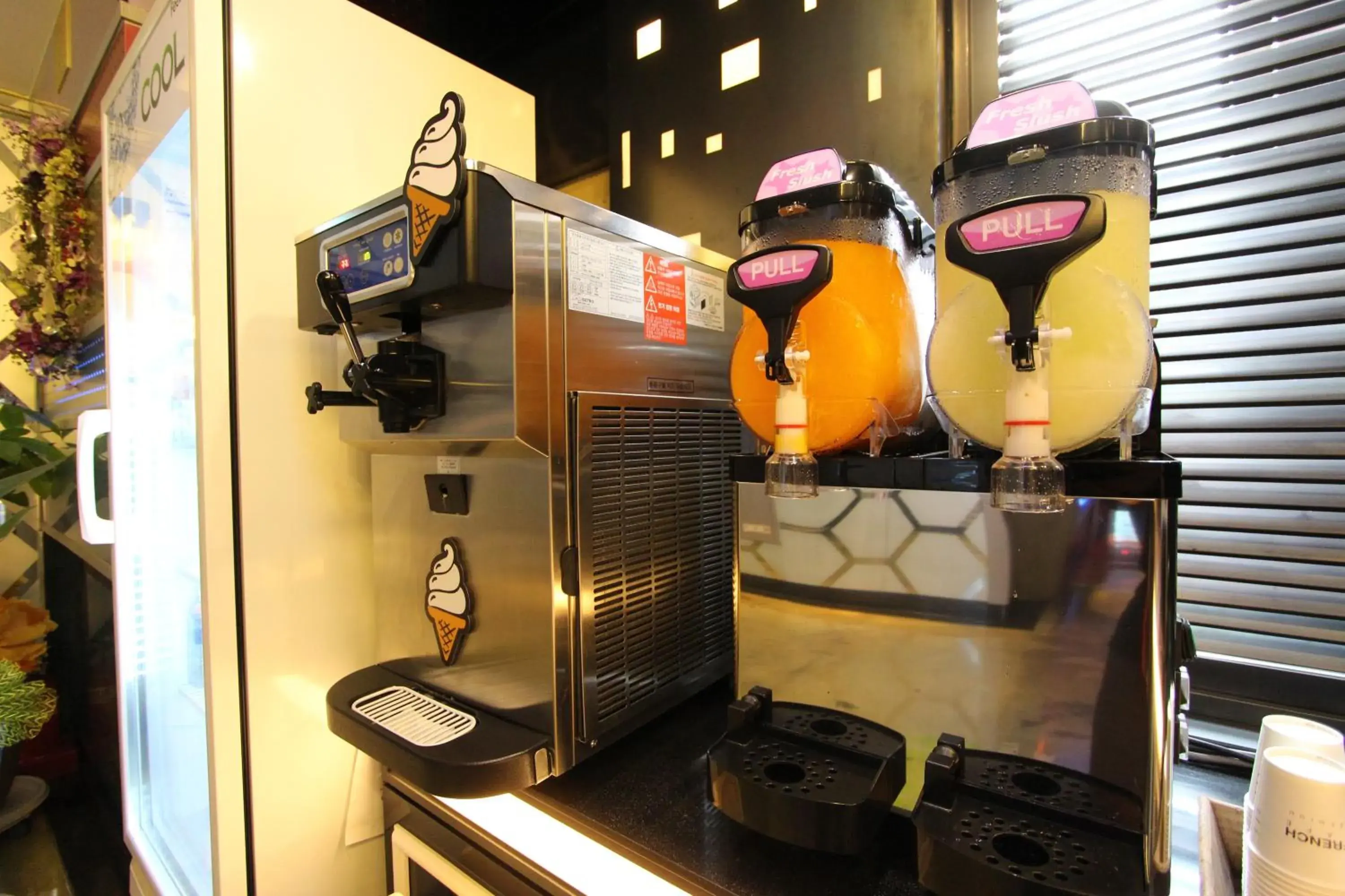 Food and drinks in Hera Hotel Food and drinks in Hera Hotel