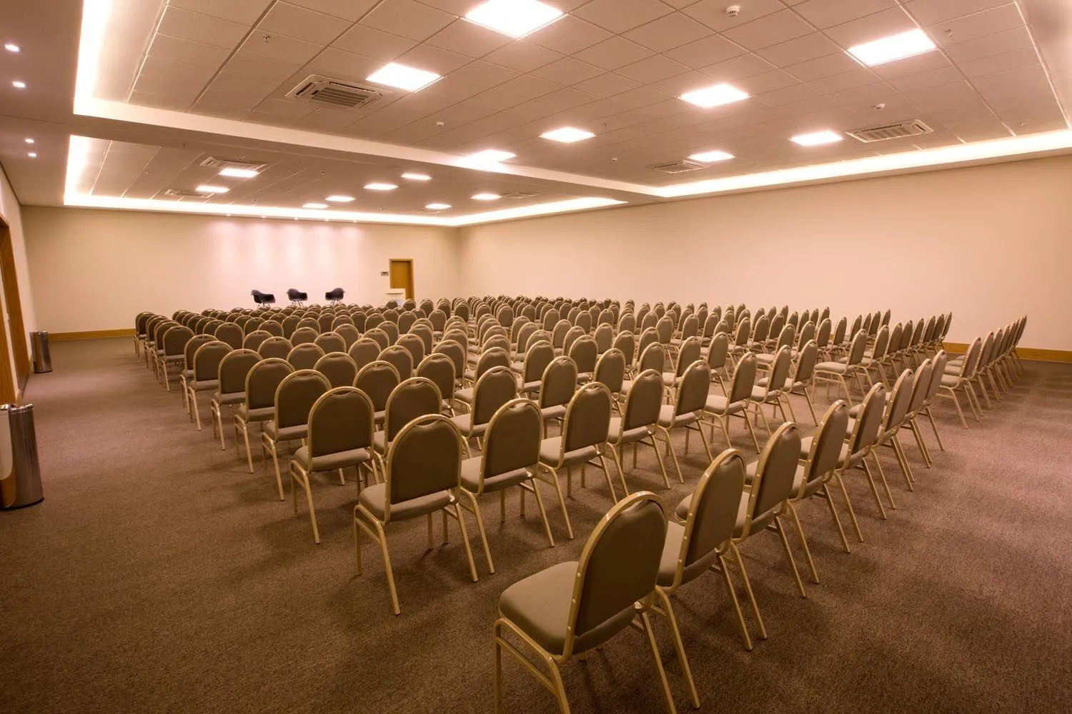 Meeting/conference room in Hotel Araucaria Flat Araraquara