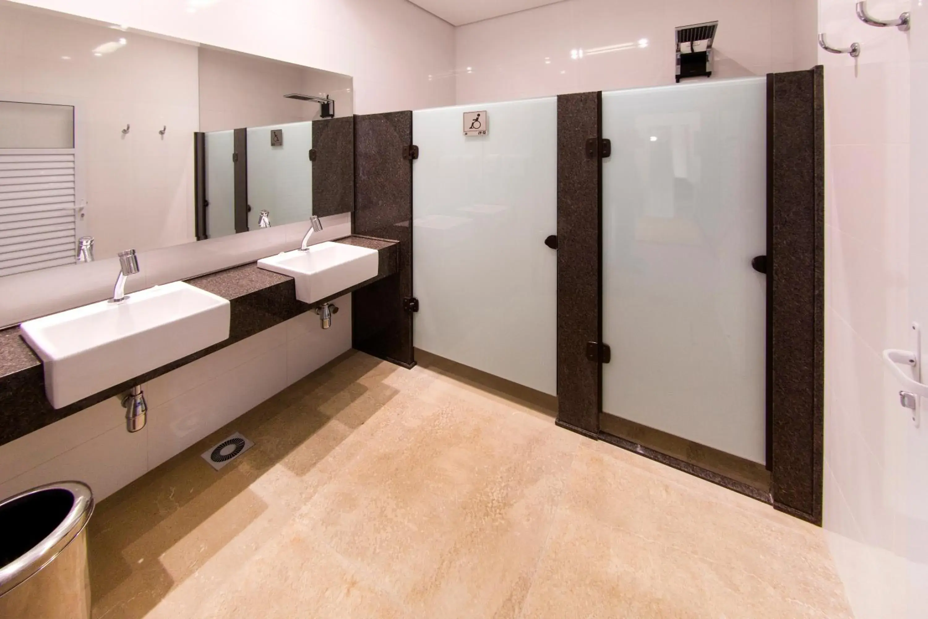 Bathroom in Hotel Araucaria Flat Araraquara Bathroom in Hotel Araucaria Flat Araraquara