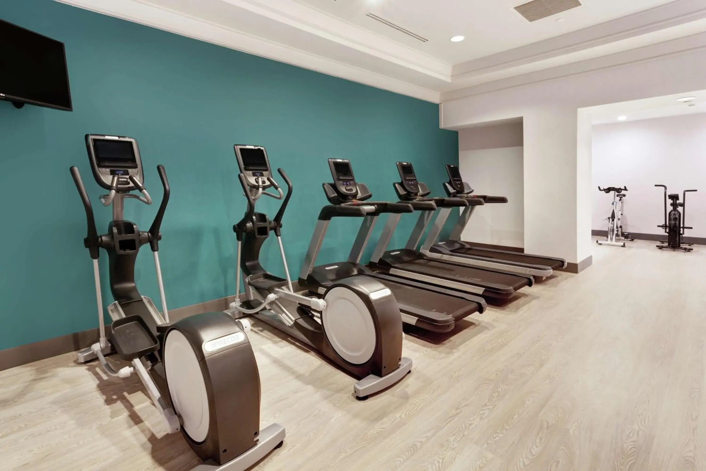 Fitness centre/facilities in Hilton Garden Inn Evanston Fitness centre/facilities in Hilton Garden Inn Evanston
