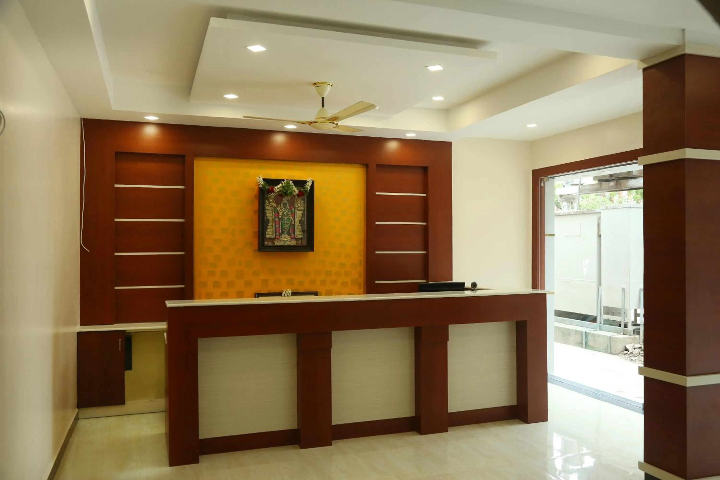 Hotel Sabareesh Plaza