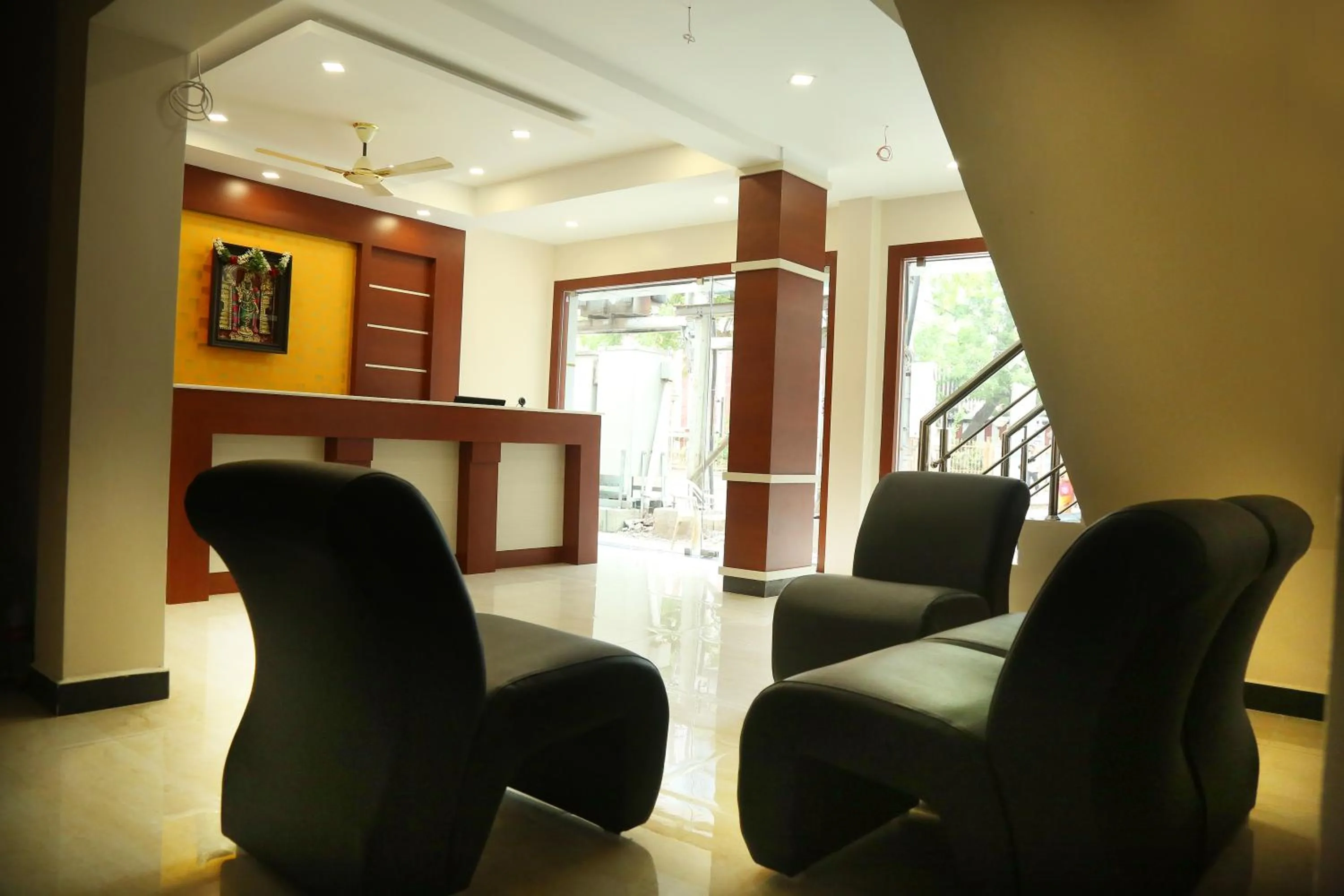 Hotel Sabareesh Plaza