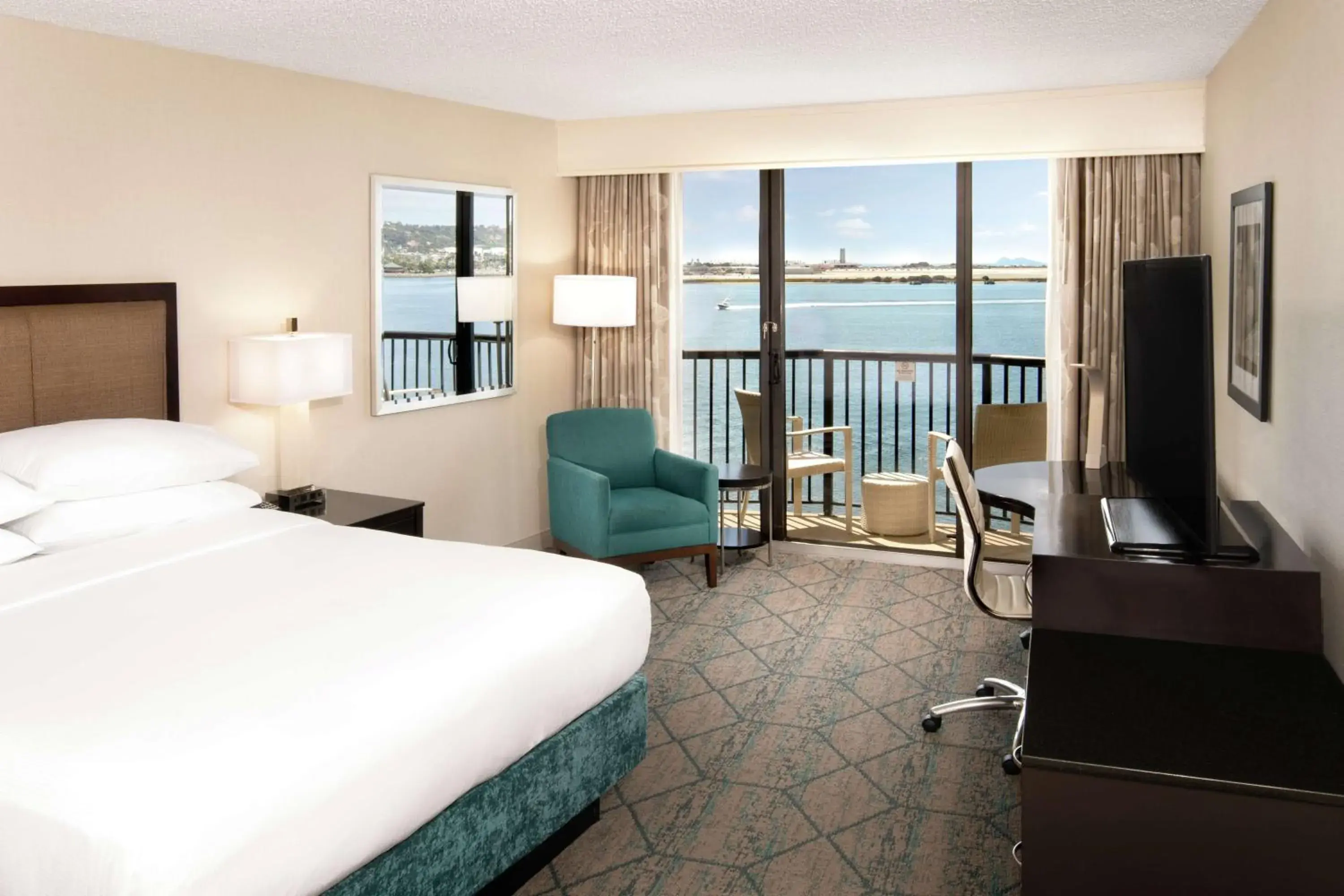 Bedroom, Bed in Hilton San Diego Airport/Harbor Island Bedroom, Bed in Hilton San Diego Airport/Harbor Island